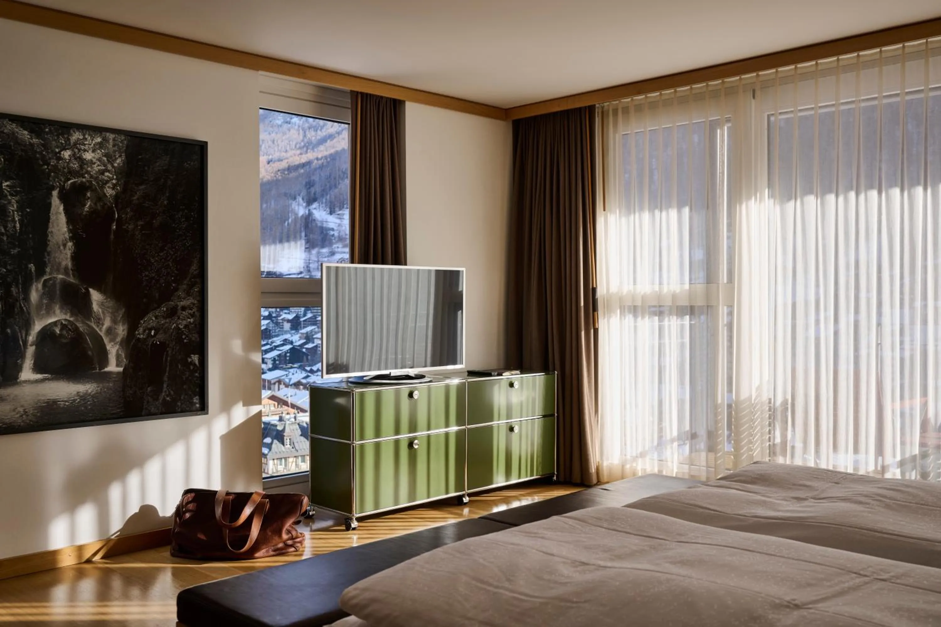 Photo of the whole room, Bed in The Omnia