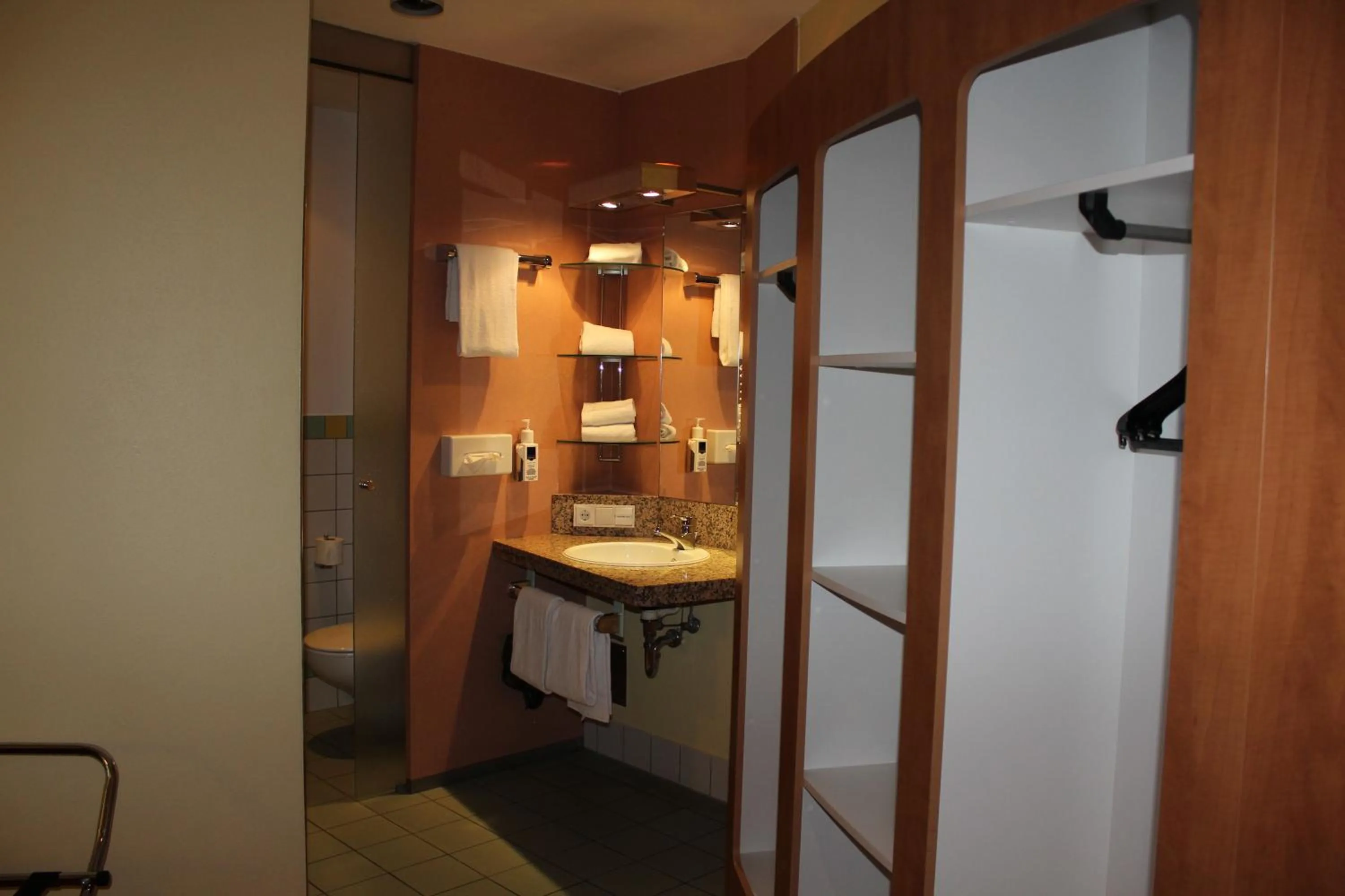 Toilet in Hotel Holledau