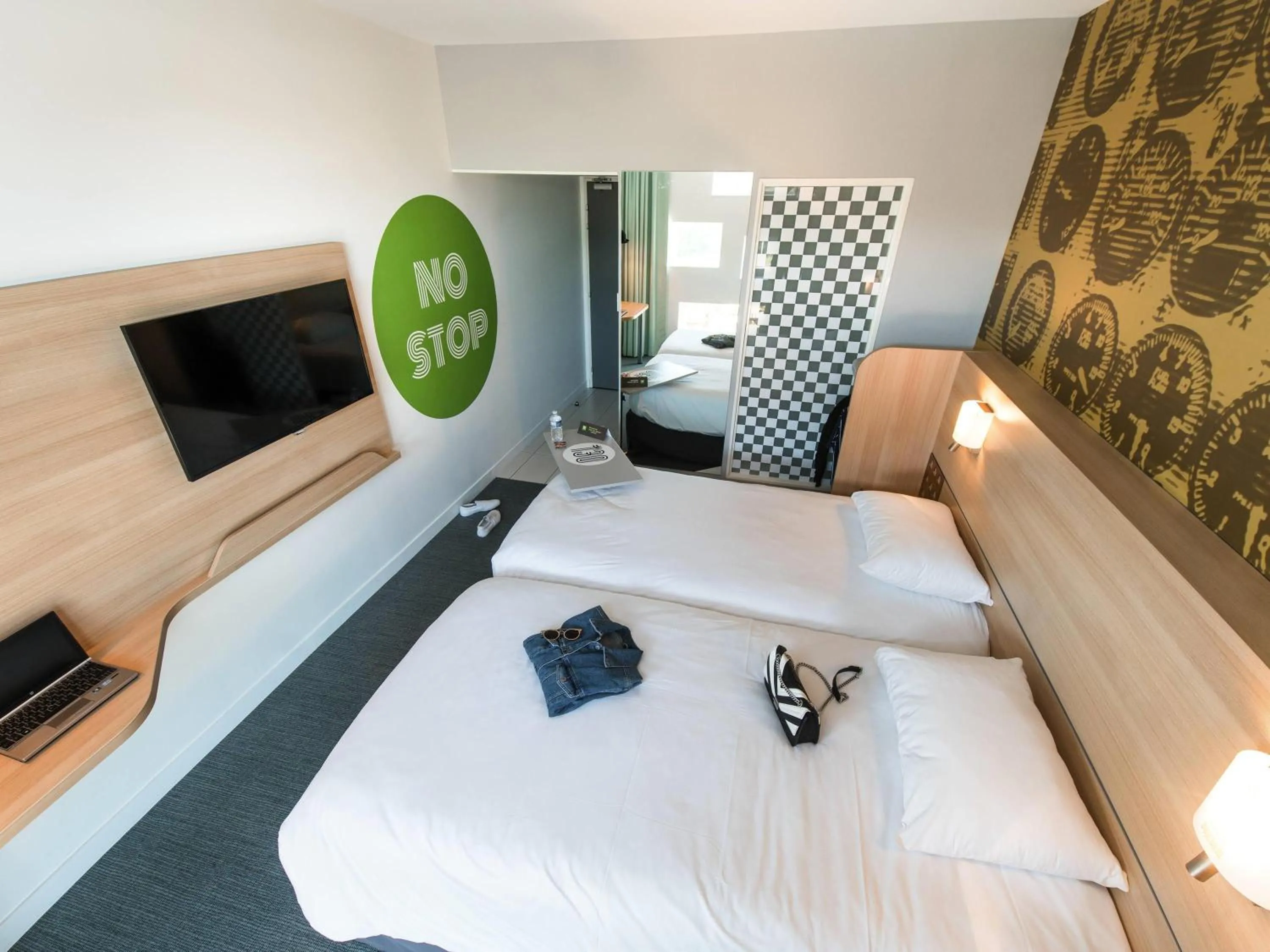 Bedroom, Bed in ibis Styles Le Mans Sud Mulsanne