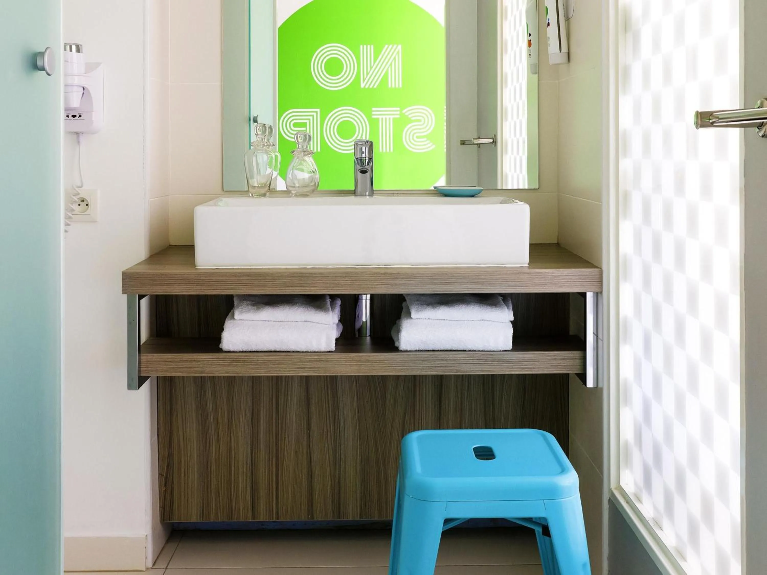 Bedroom in ibis Styles Le Mans Sud Mulsanne