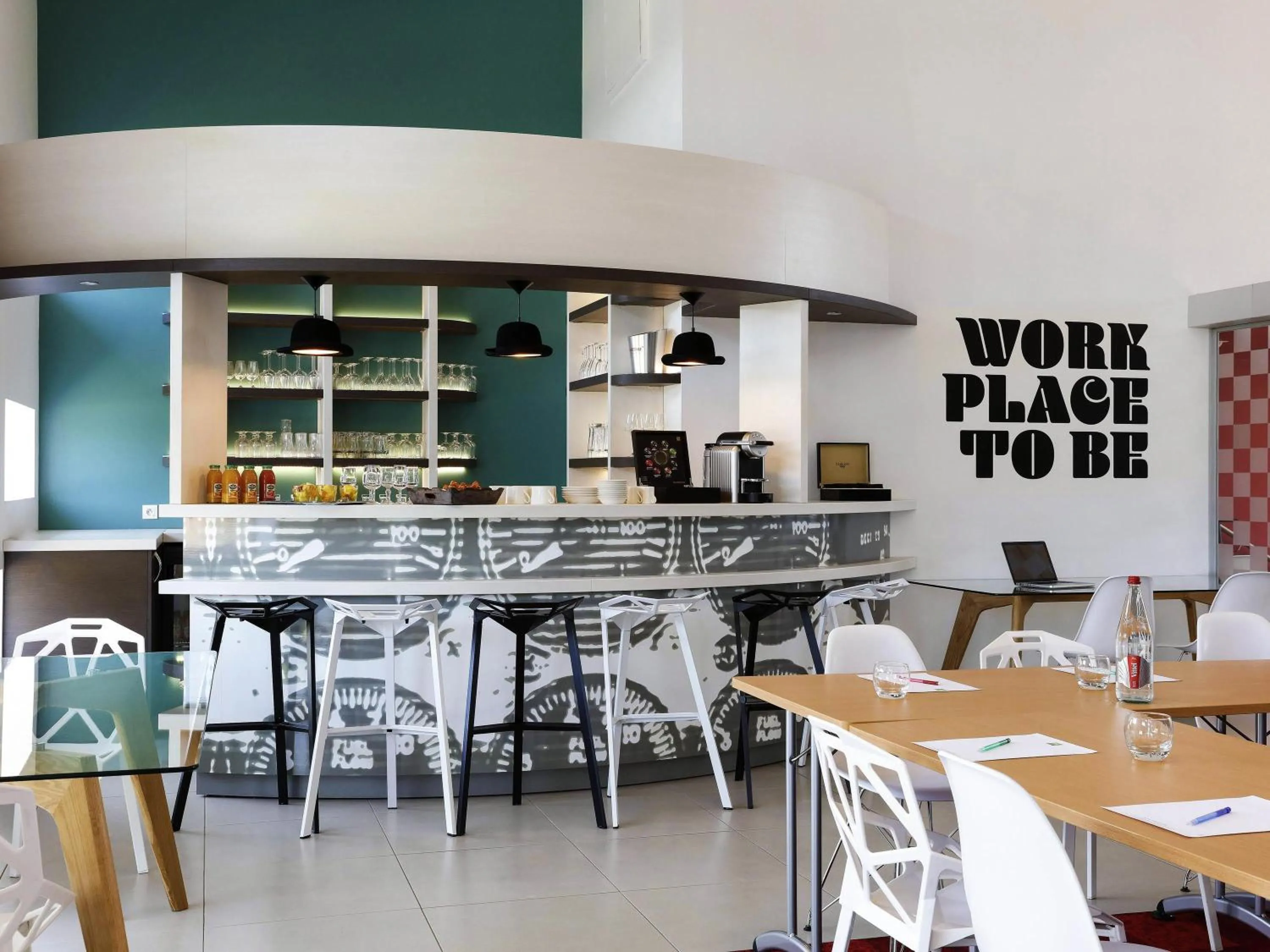 Lounge or bar in ibis Styles Le Mans Sud Mulsanne