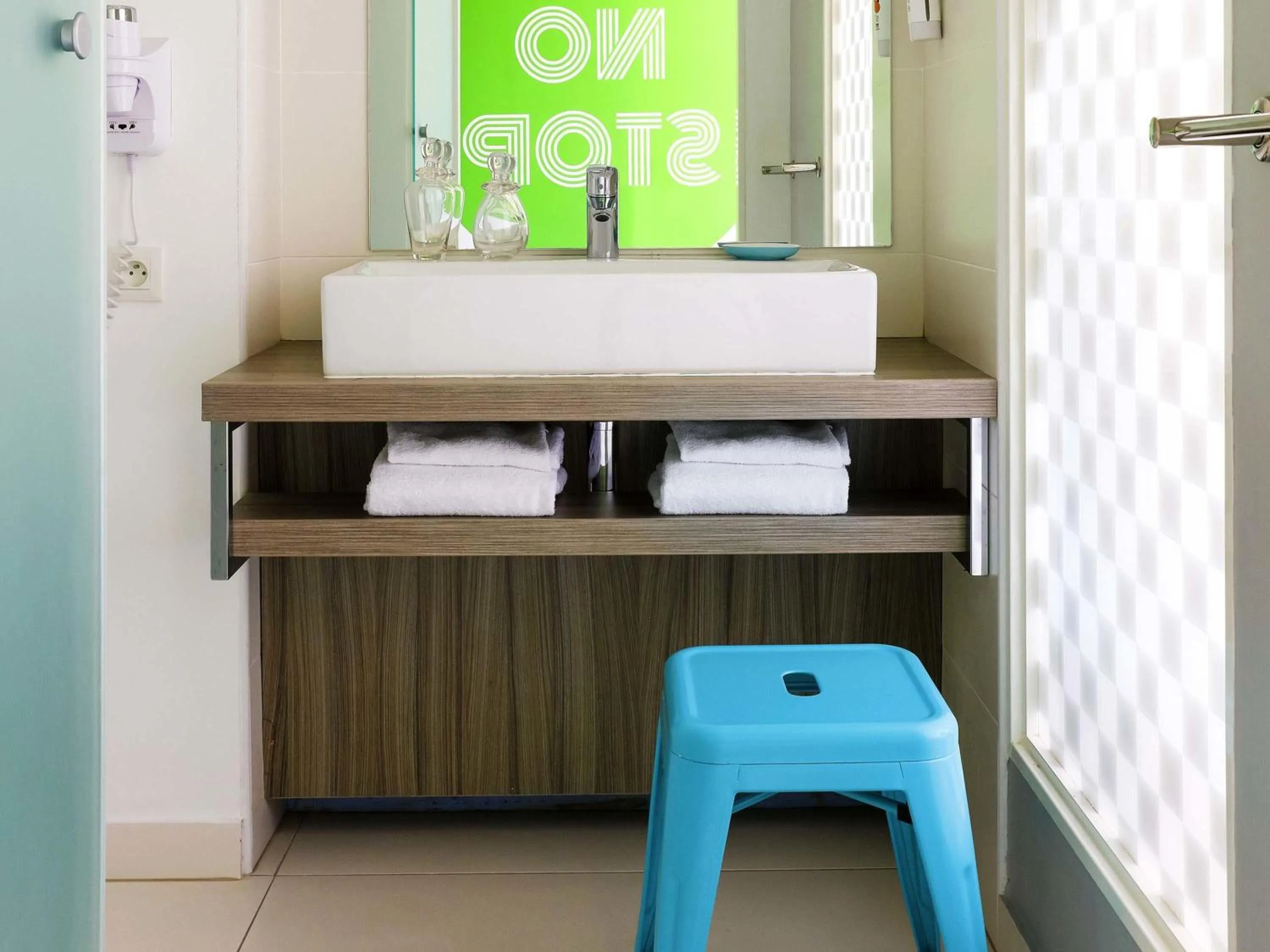 Bedroom in ibis Styles Le Mans Sud Mulsanne