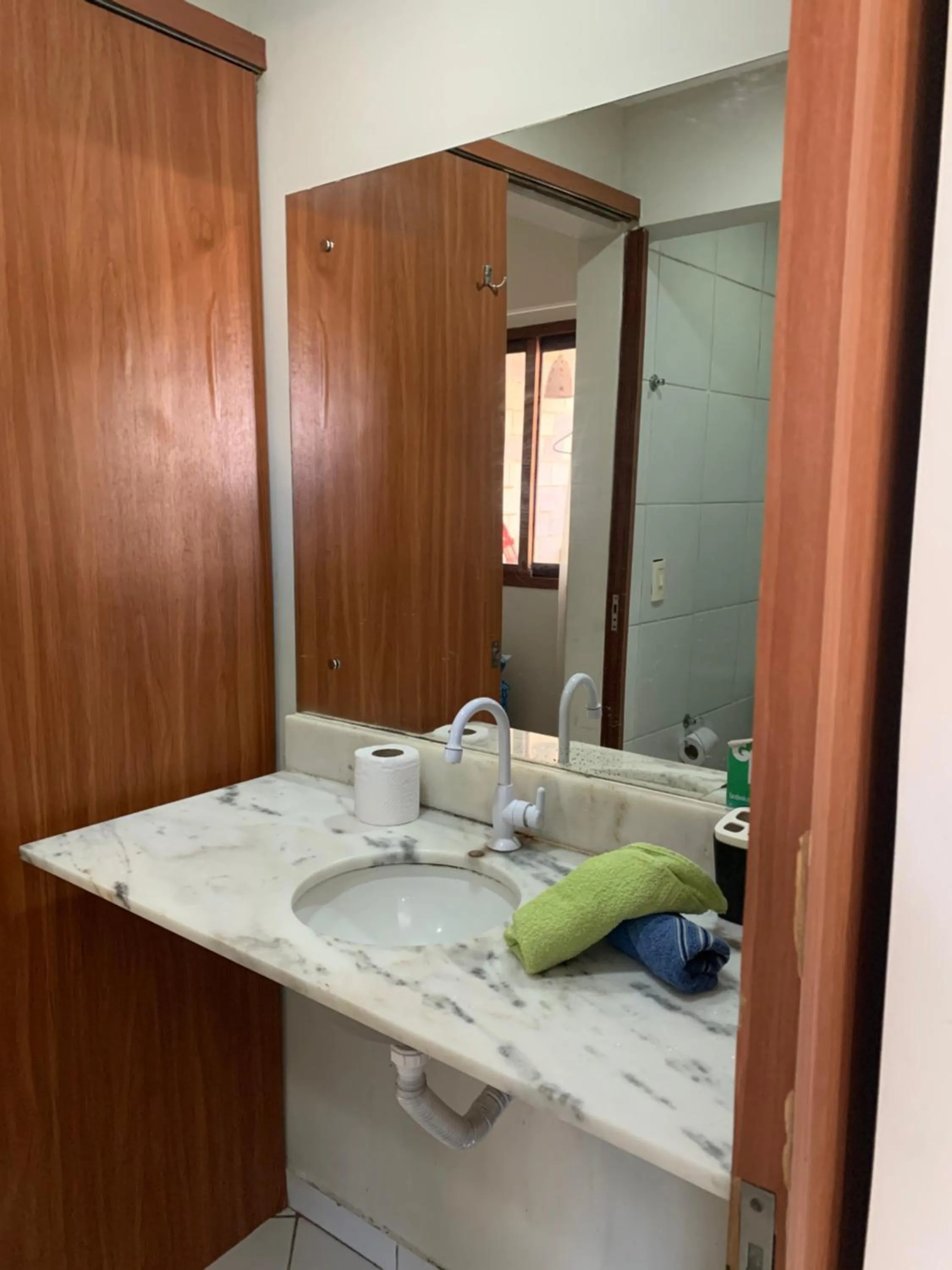 Apto em Condomínio Brisas do Amor