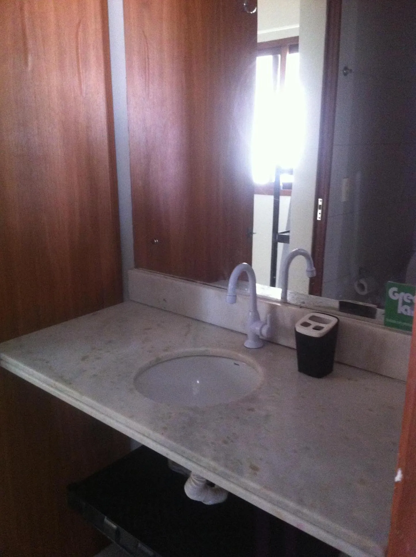 Apto em Condomínio Brisas do Amor