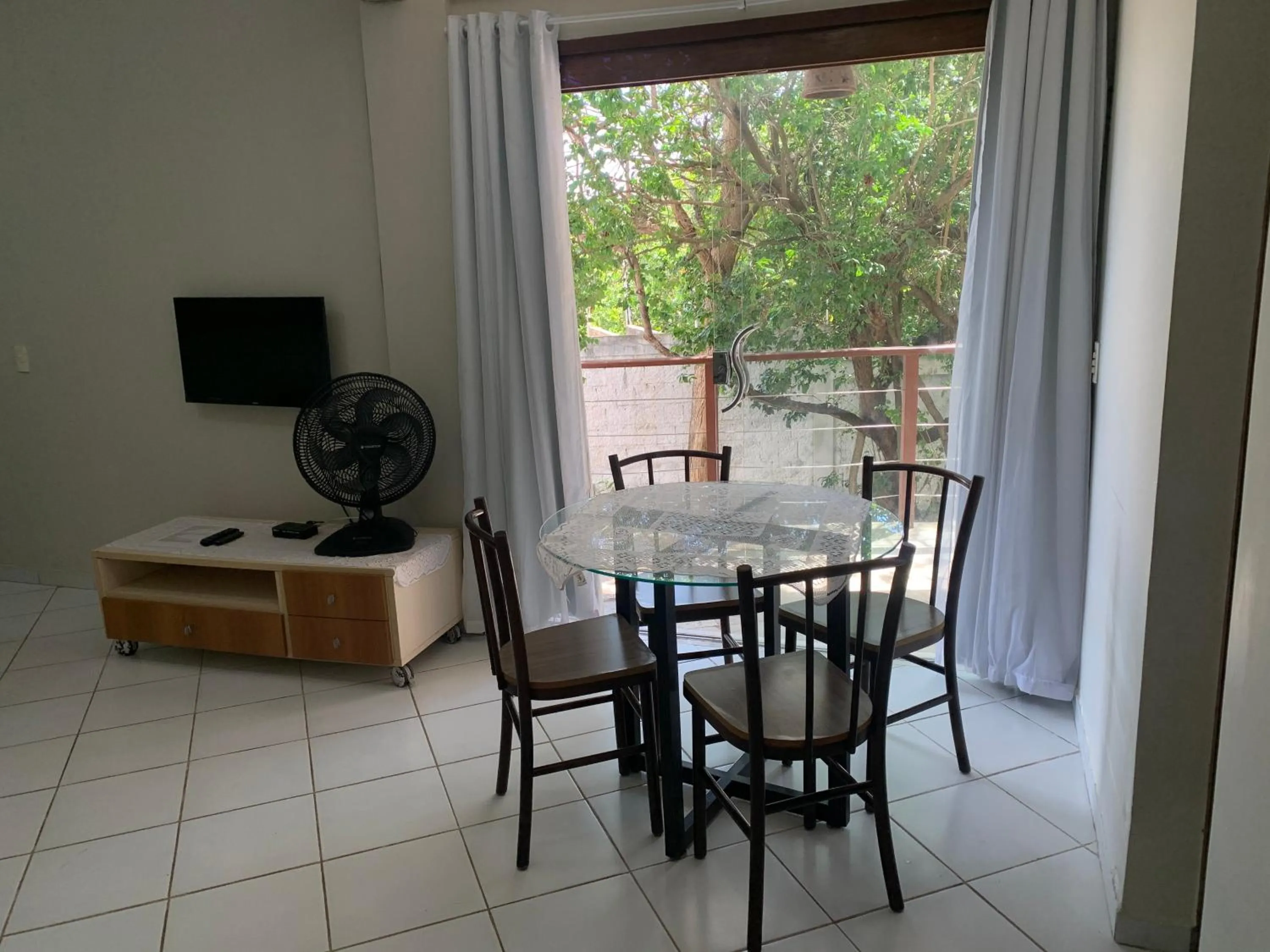 Apto em Condomínio Brisas do Amor