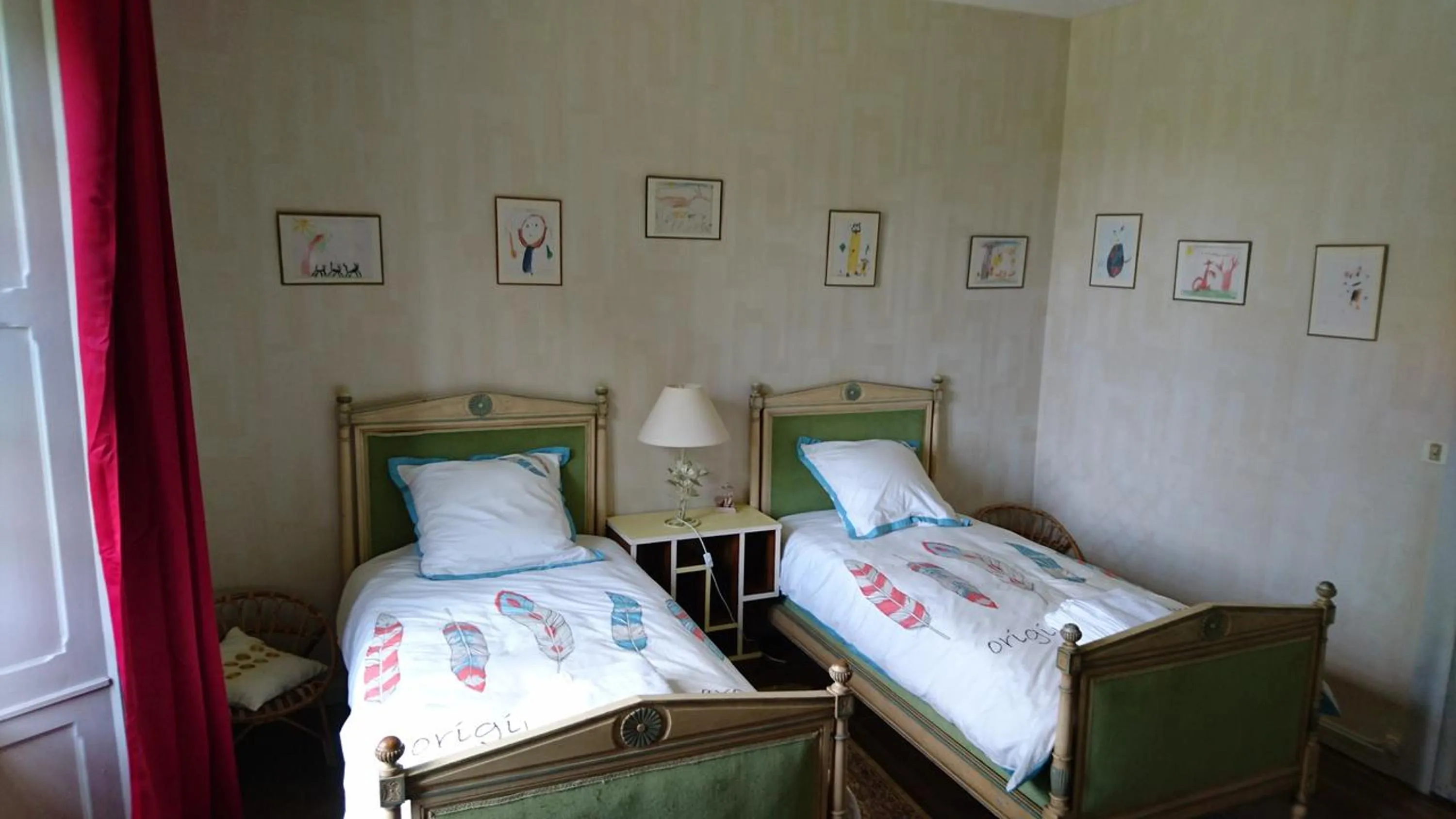 Day, Bed in Pierre Deluen Domaine de la Grange de Quaire