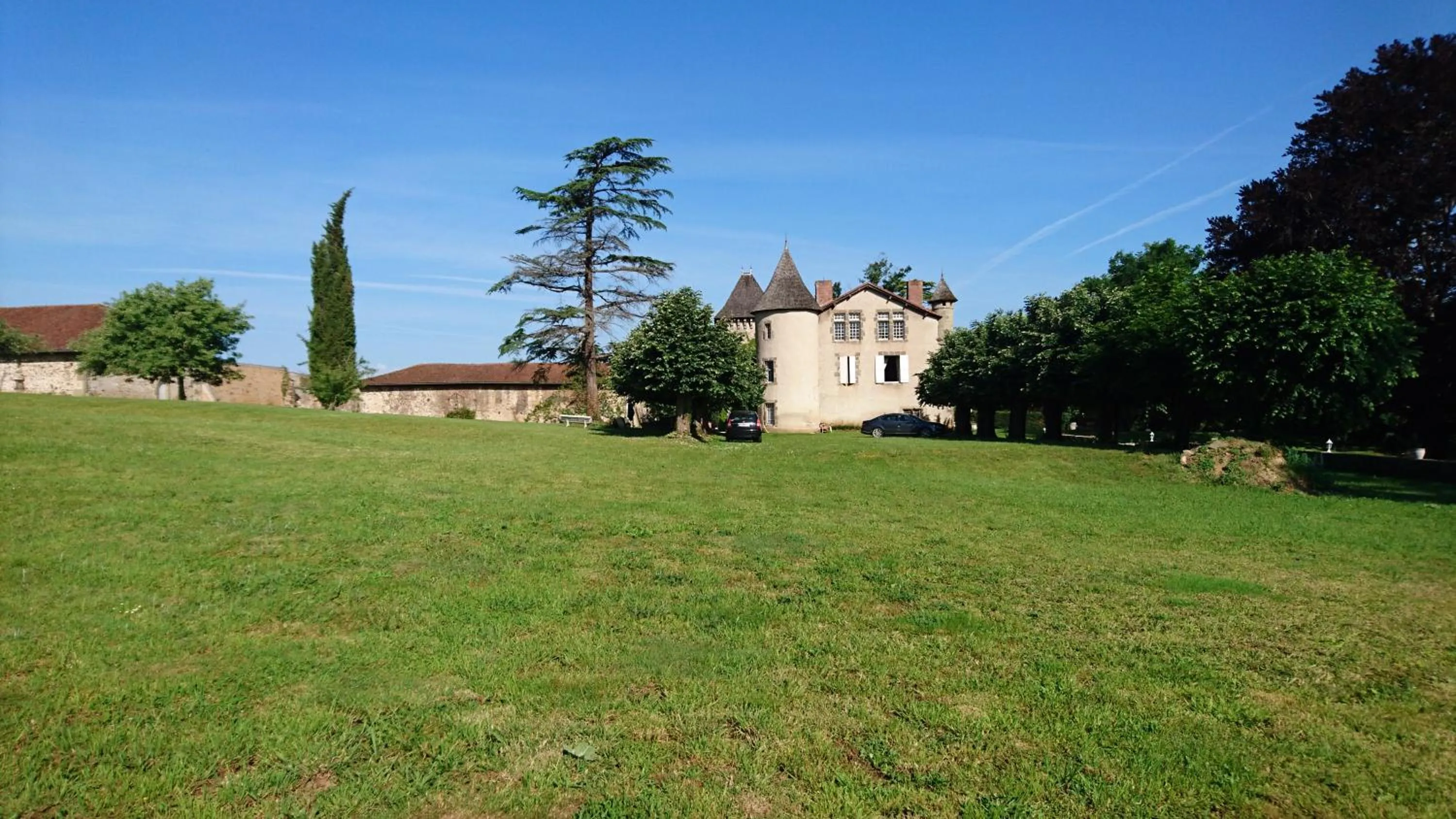Garden view in Pierre Deluen Domaine de la Grange de Quaire