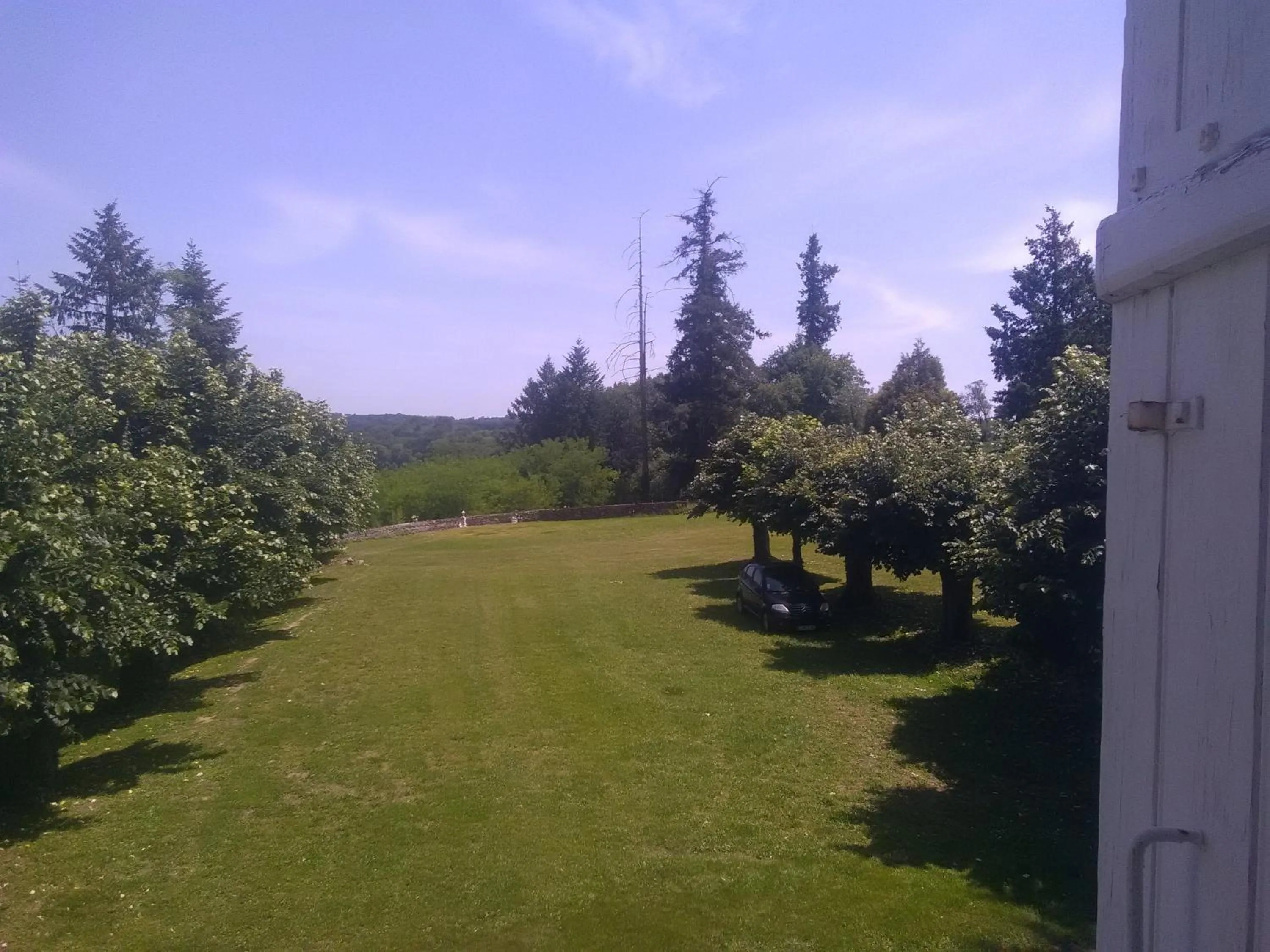 Garden view in Pierre Deluen Domaine de la Grange de Quaire
