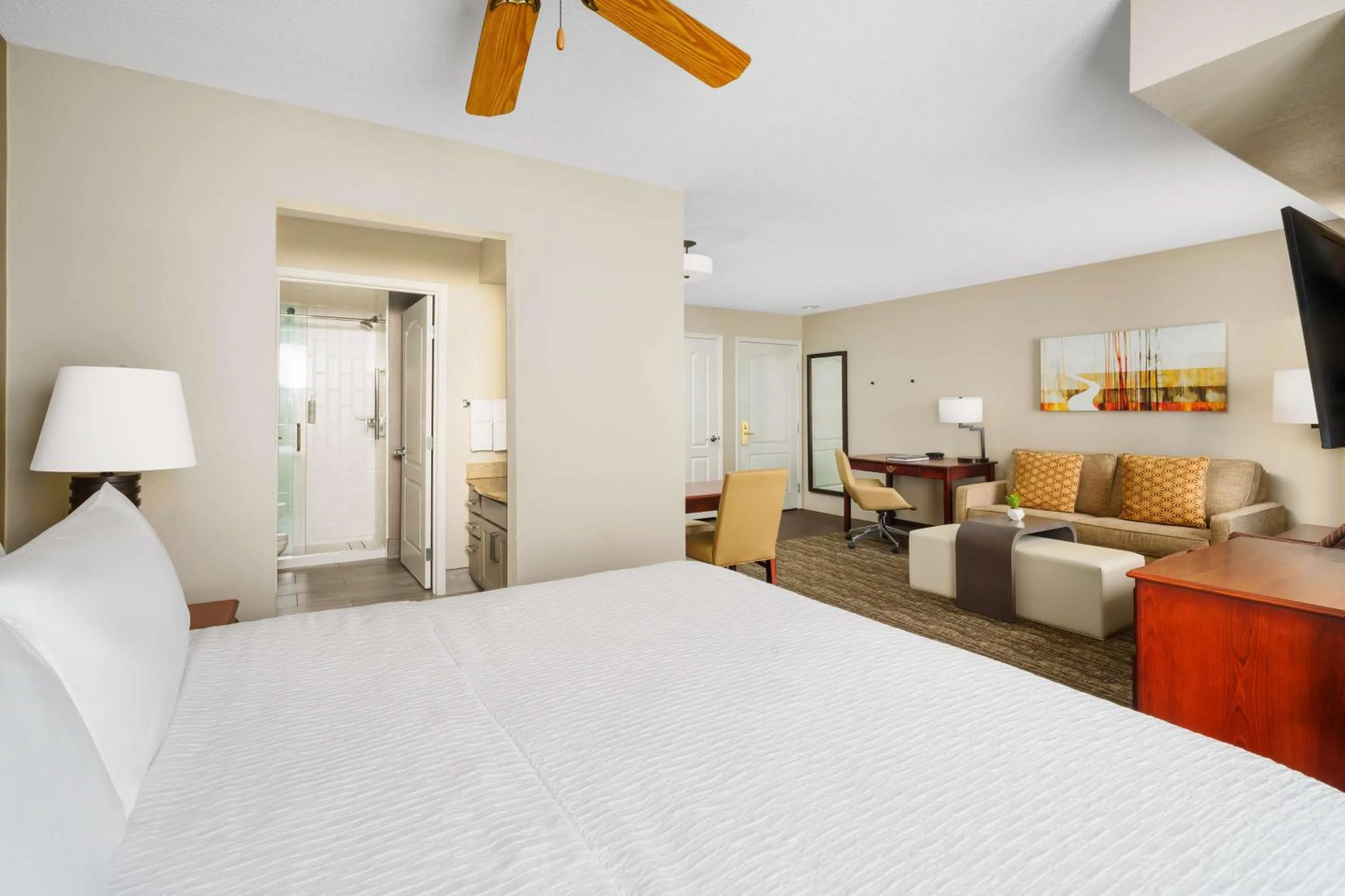Living room, Bed in Homewood Suites by Hilton Providence-Warwick