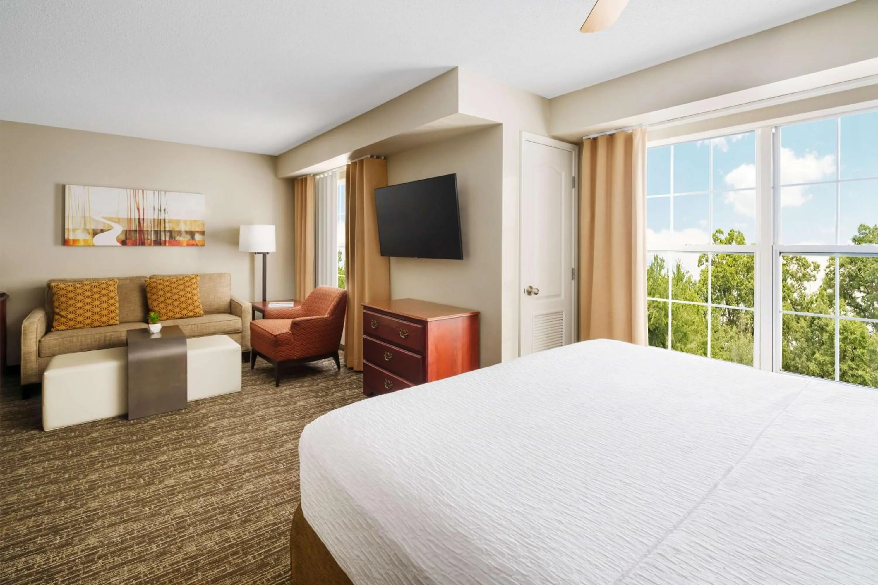 Living room, Bed in Homewood Suites by Hilton Providence-Warwick