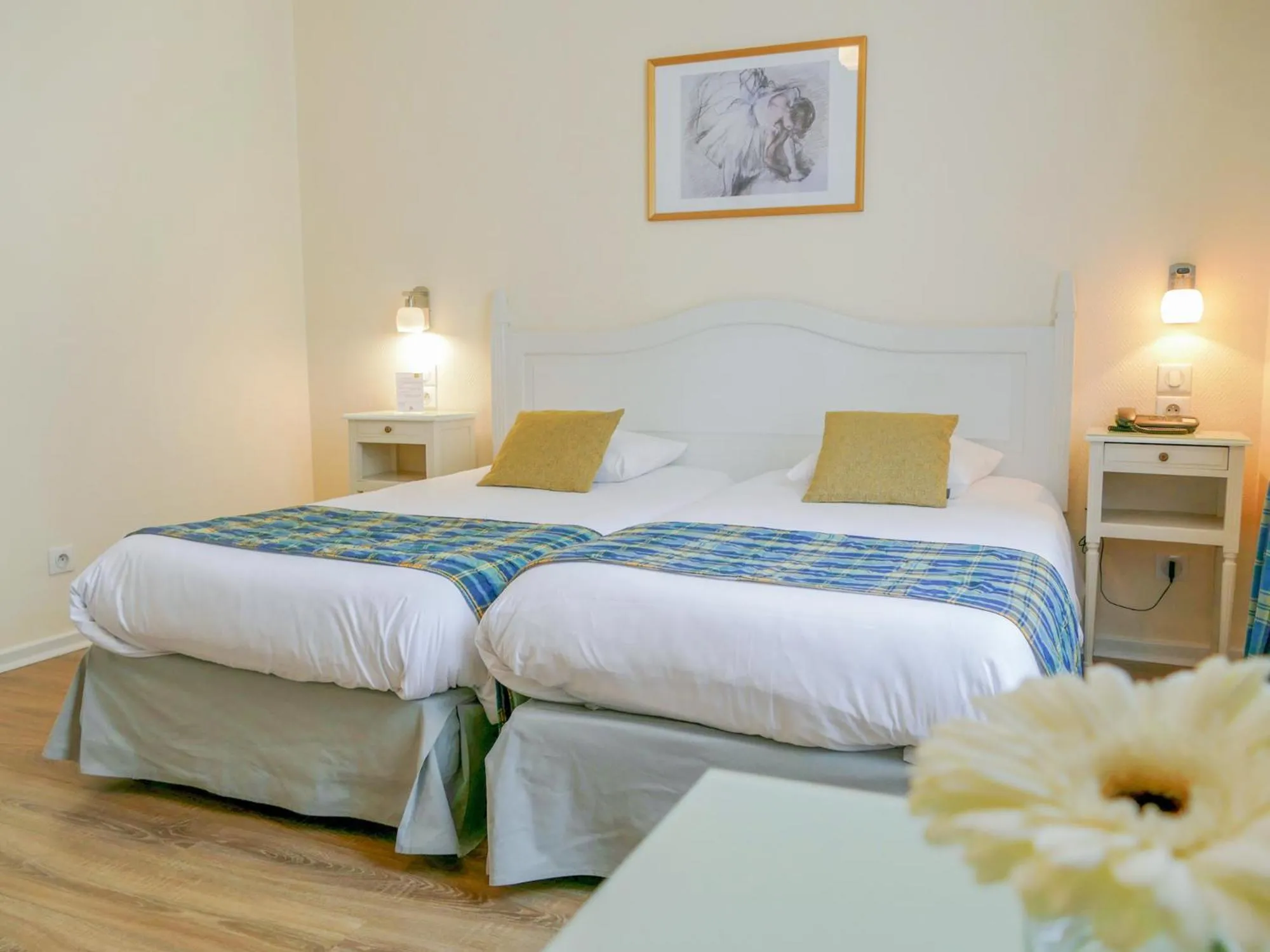 Bed in Hotel Berlioz Basel Airport