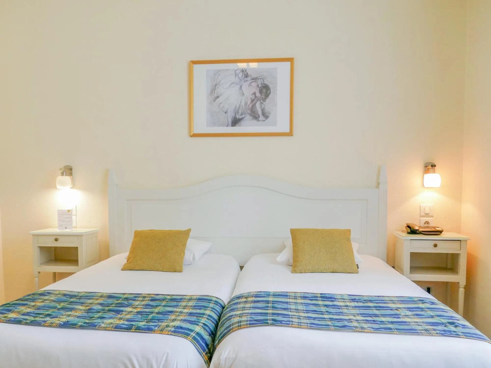 Bed in Hotel Berlioz Basel Airport