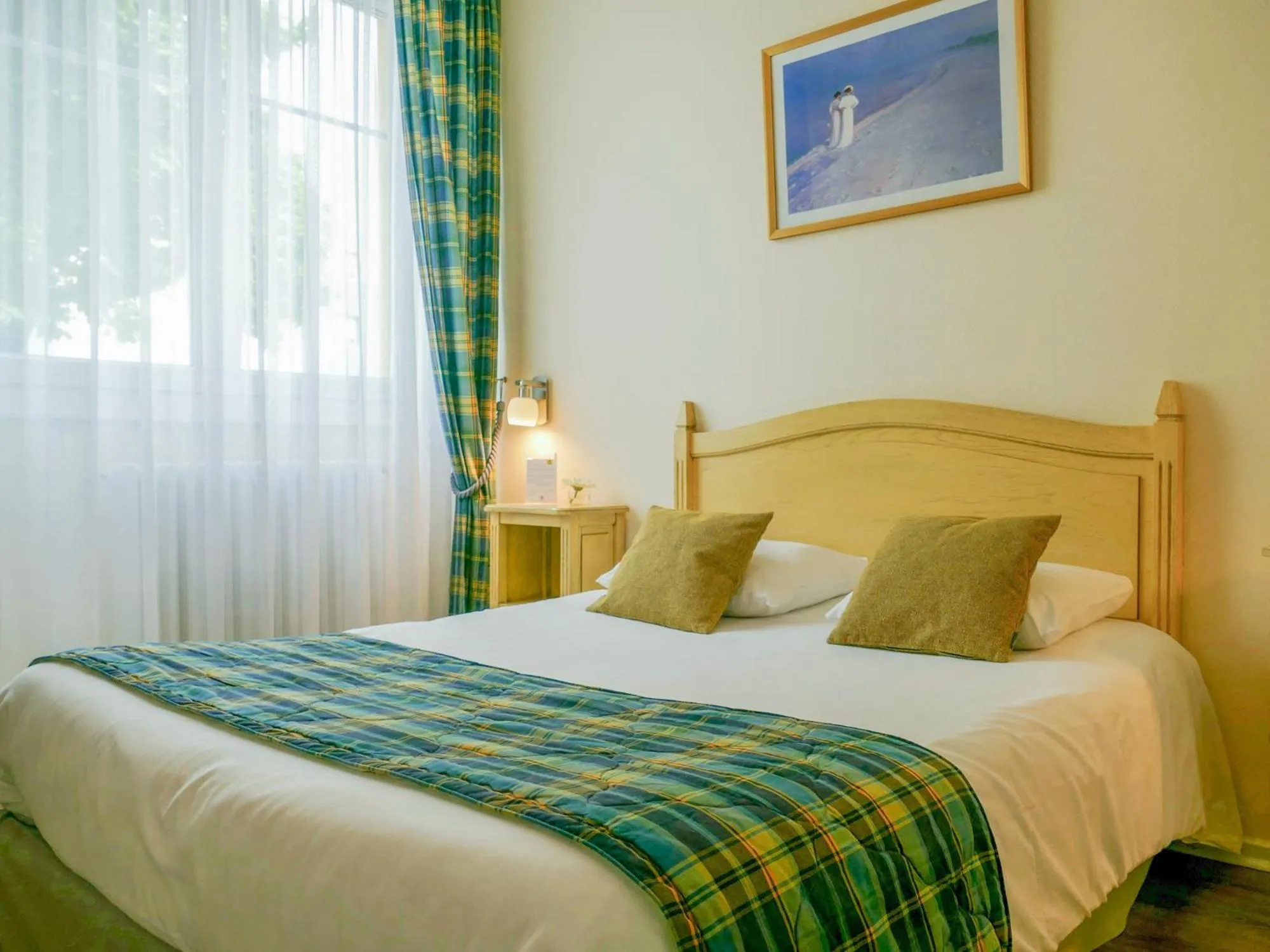 Bed in Hotel Berlioz Basel Airport