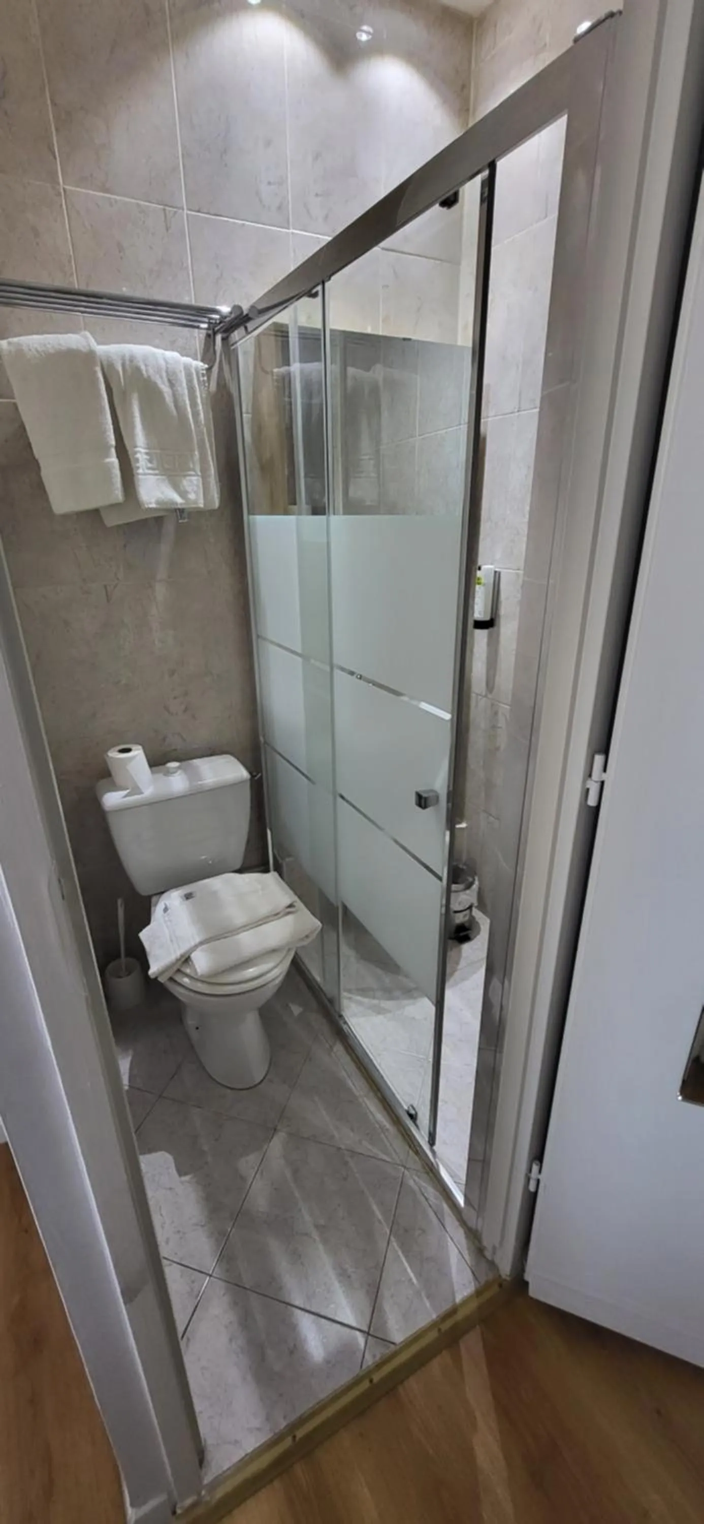 Bathroom in Logis Hôtel L'Arche de Noé