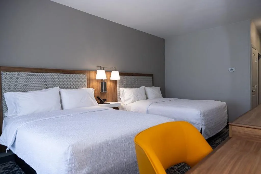 Photo of the whole room, Bed in Hampton Inn & Suites Houston Rosenberg