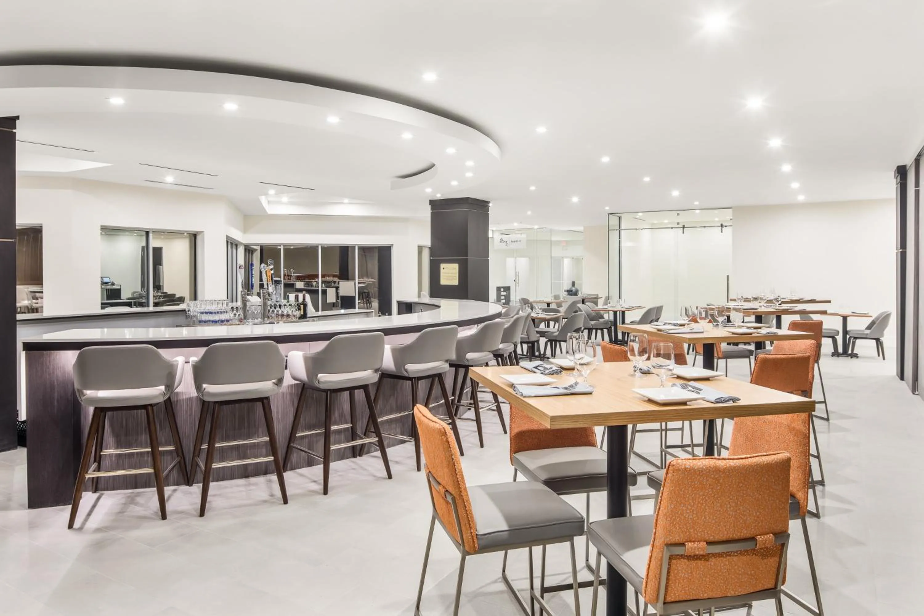 Restaurant/places to eat in Crowne Plaza Orlando - Lake Buena Vista by IHG