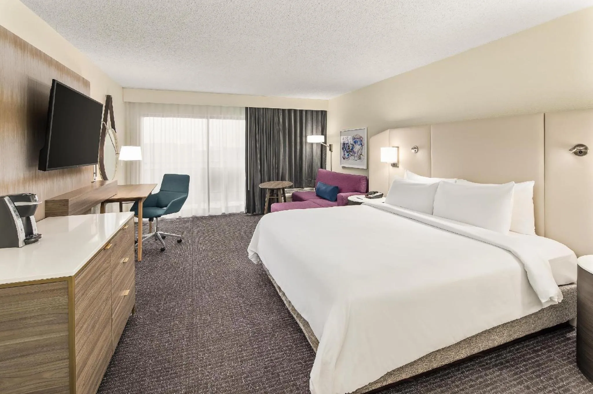 Guests, Bed in Crowne Plaza Orlando - Lake Buena Vista by IHG