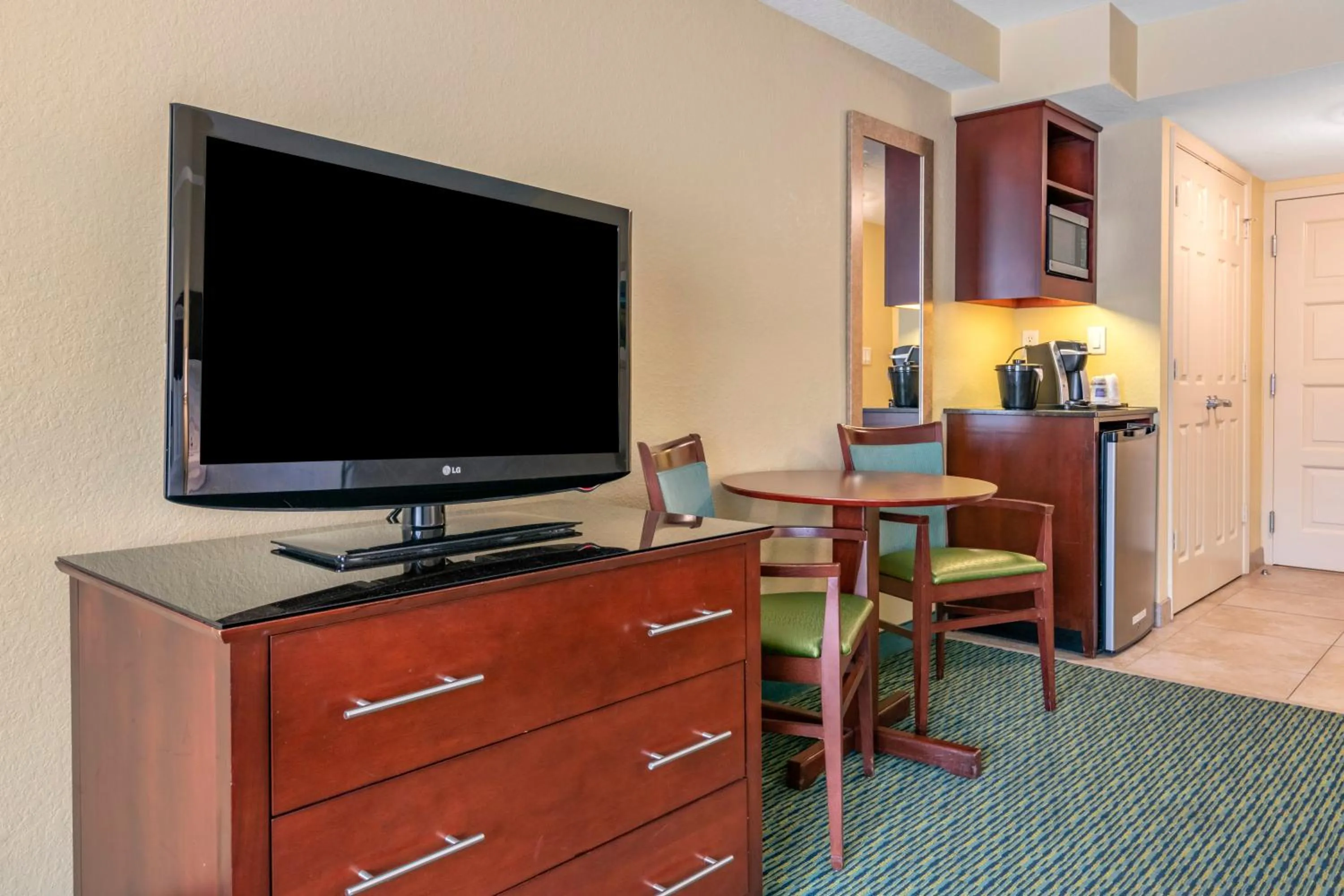 TV and multimedia in Holiday Inn Resort Orlando - Lake Buena Vista by IHG