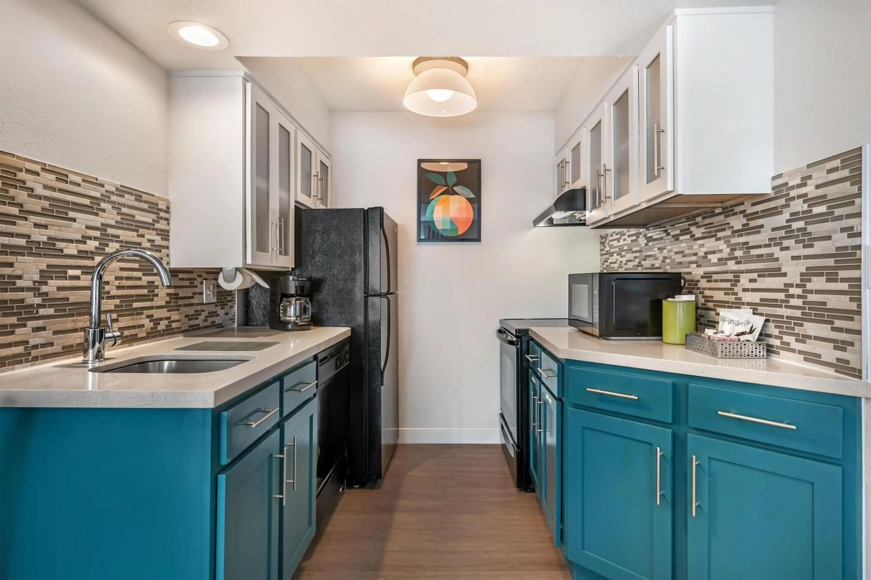 Kitchen or kitchenette in Sonesta ES Suites Orlando - Lake Buena Vista