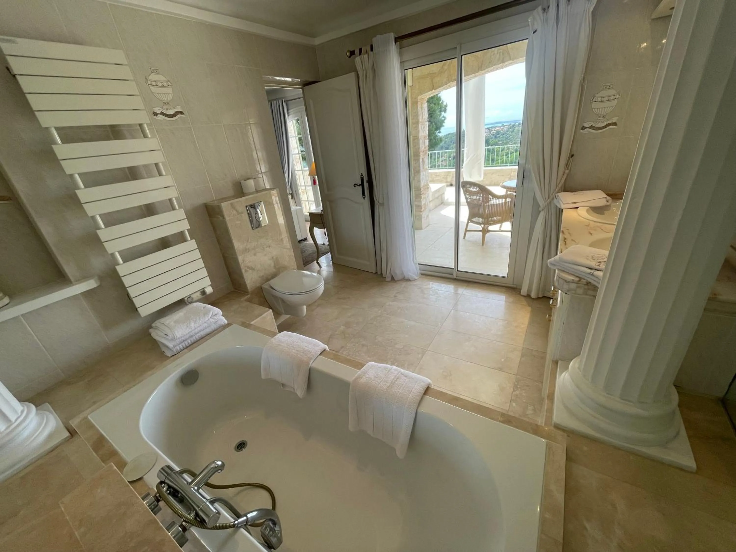 Bathroom in La Bergerie B&B