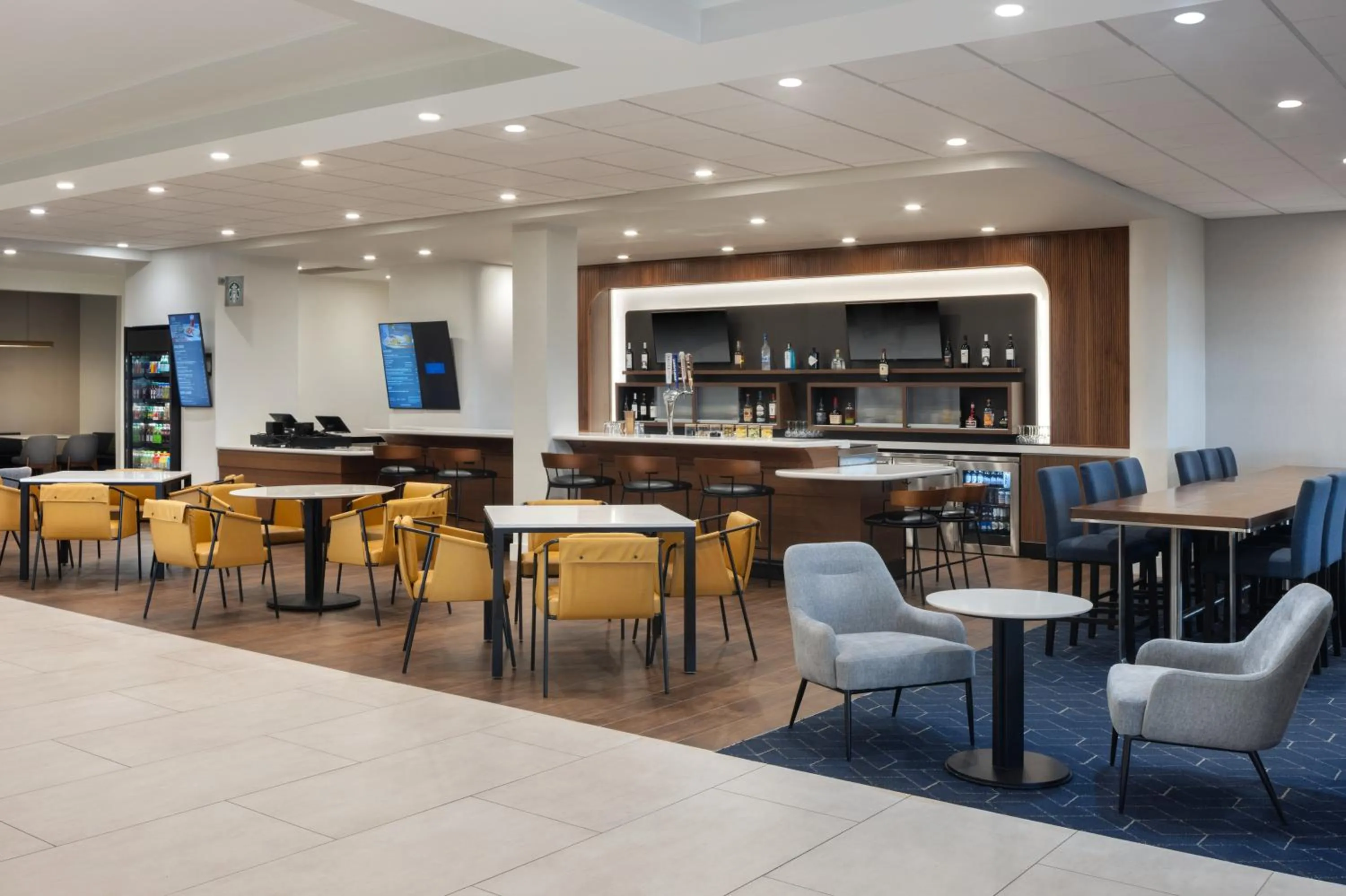 Restaurant/places to eat in Courtyard by Marriott across Universal Orlando