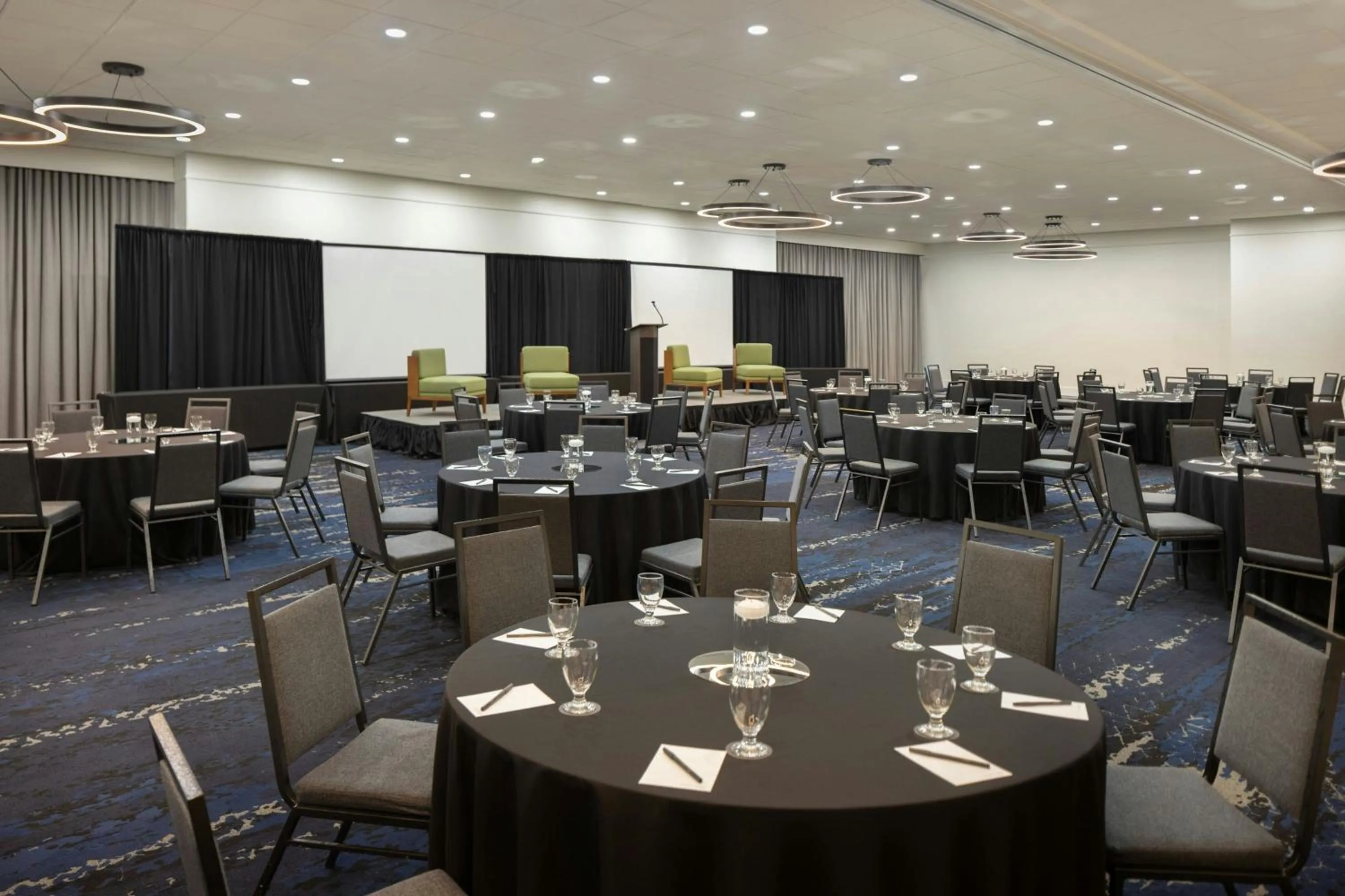 Meeting/conference room in Courtyard by Marriott across Universal Orlando