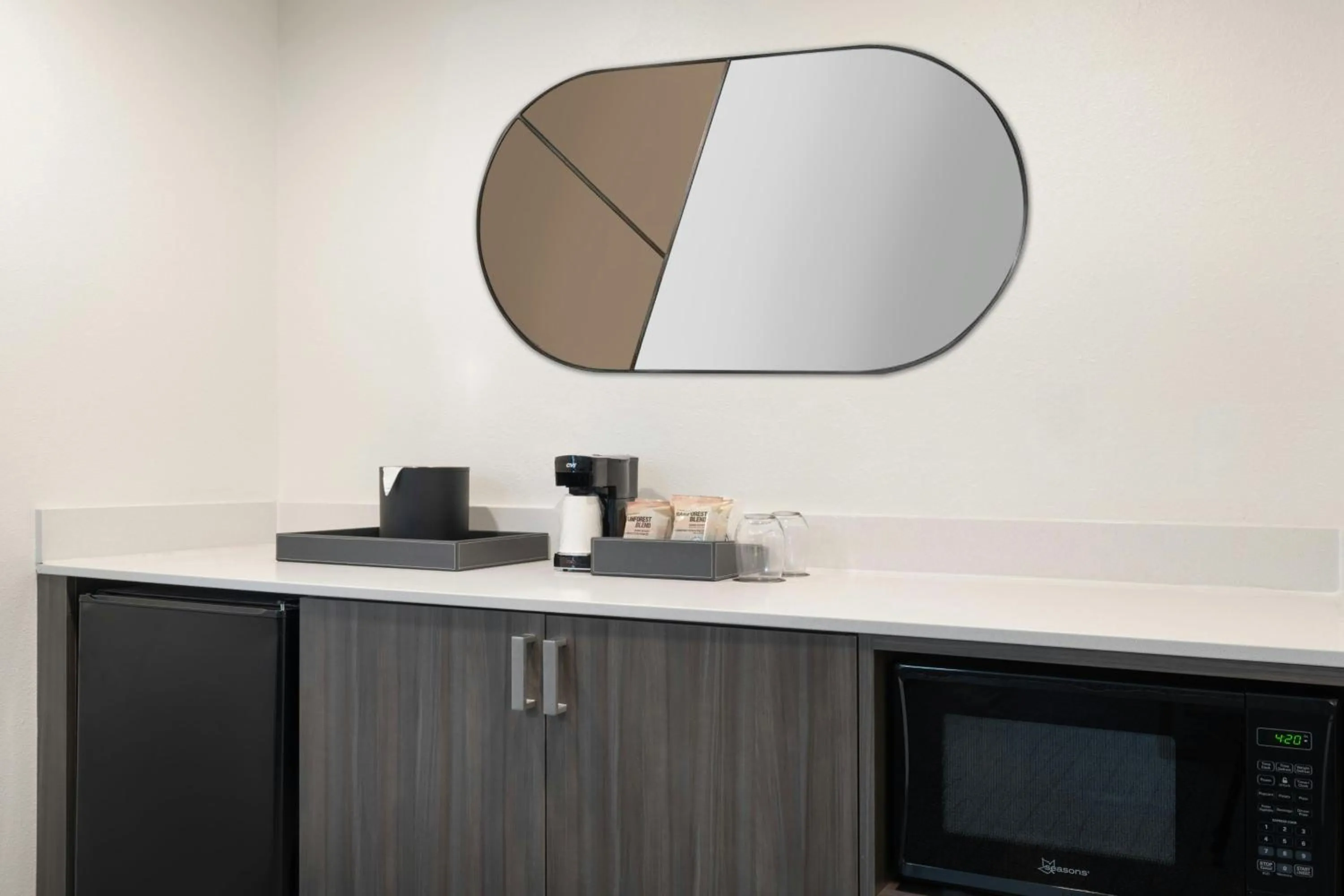 Kitchen or kitchenette in Courtyard by Marriott across Universal Orlando