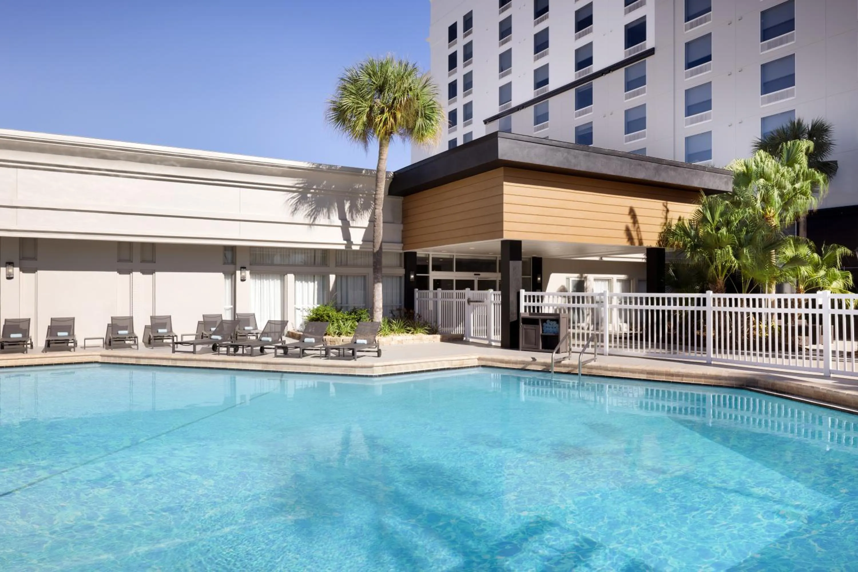 Property building in Courtyard by Marriott across Universal Orlando