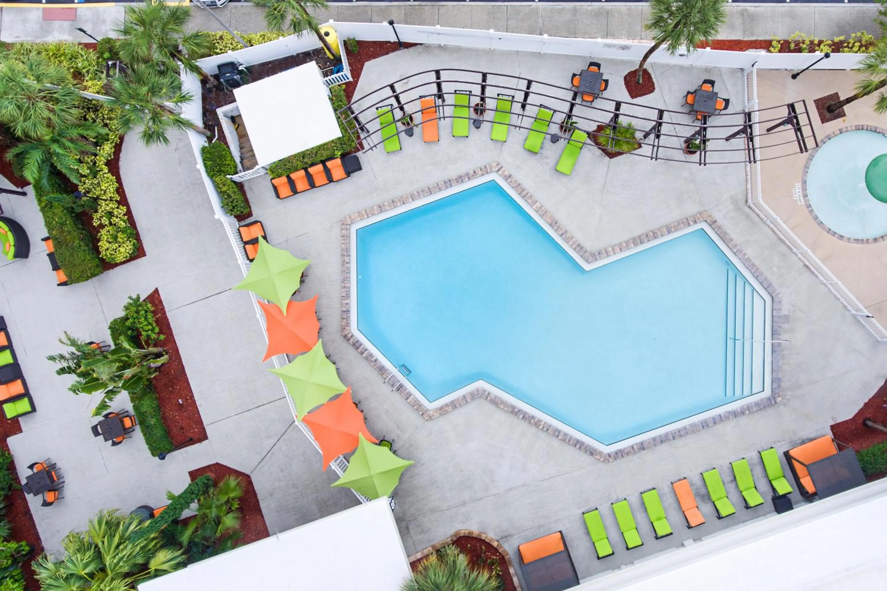 Swimming pool in Holiday Inn & Suites Across from Universal Orlando by IHG
