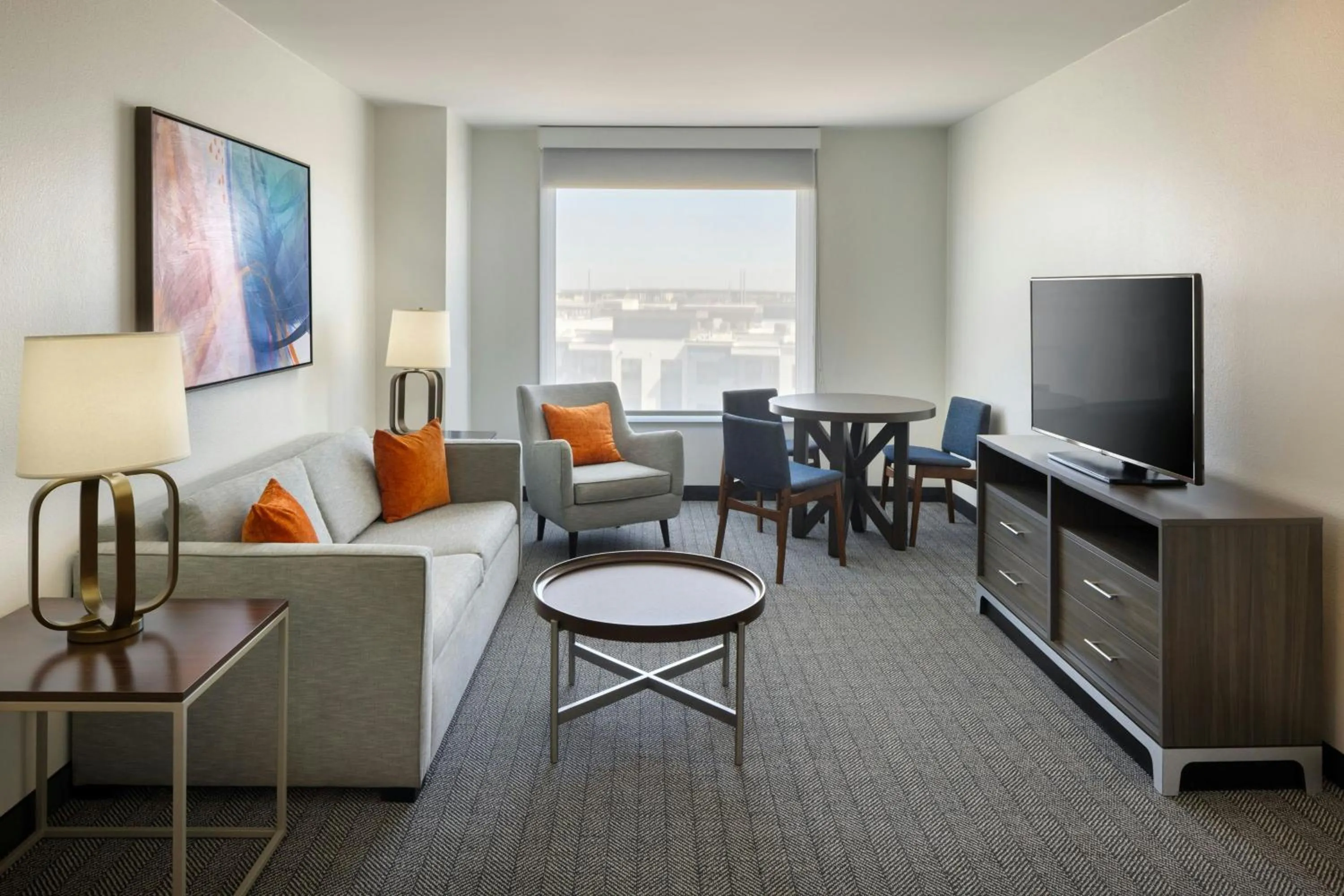 Living room in Courtyard by Marriott across Universal Orlando