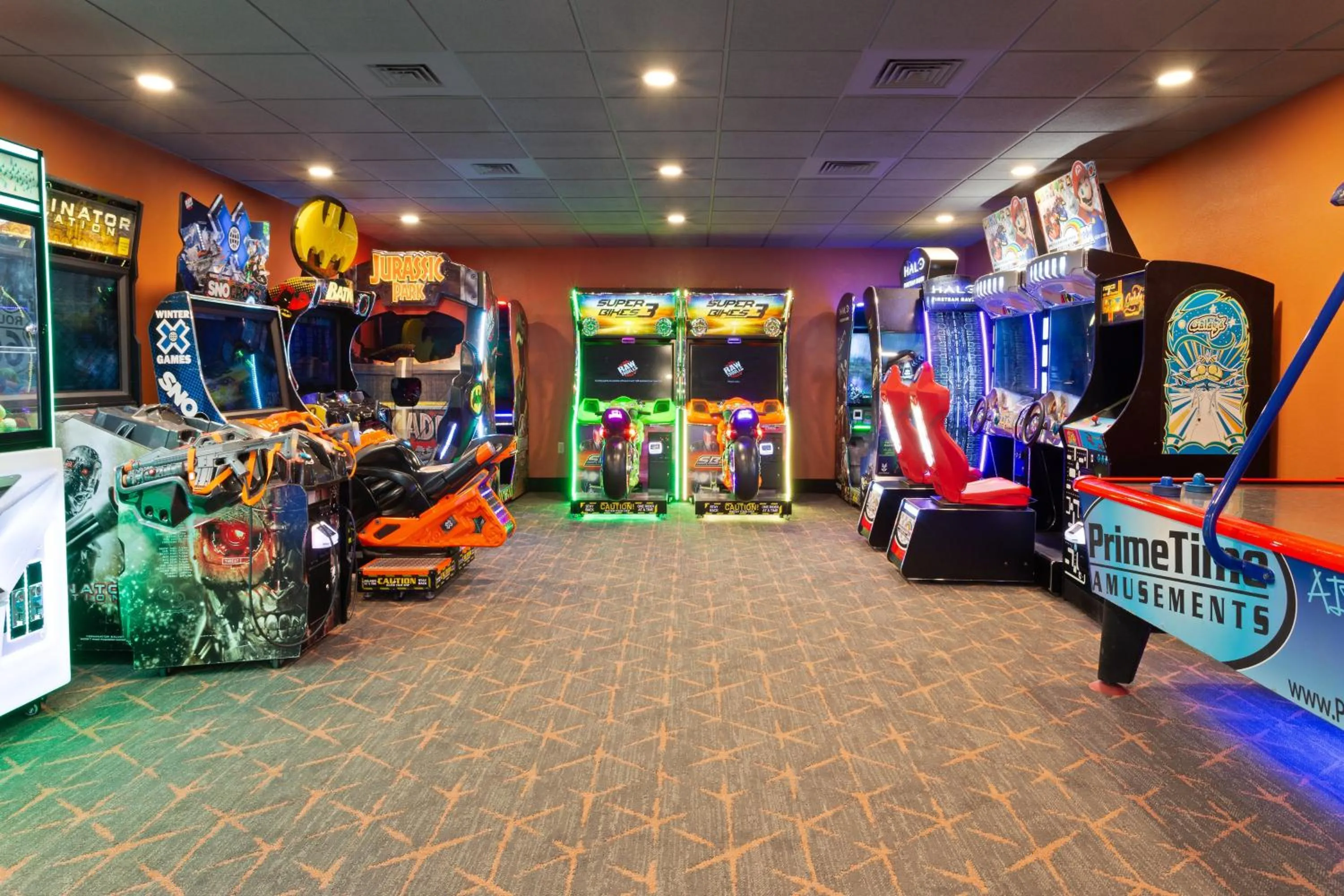 Game Room in Holiday Inn & Suites Across from Universal Orlando by IHG