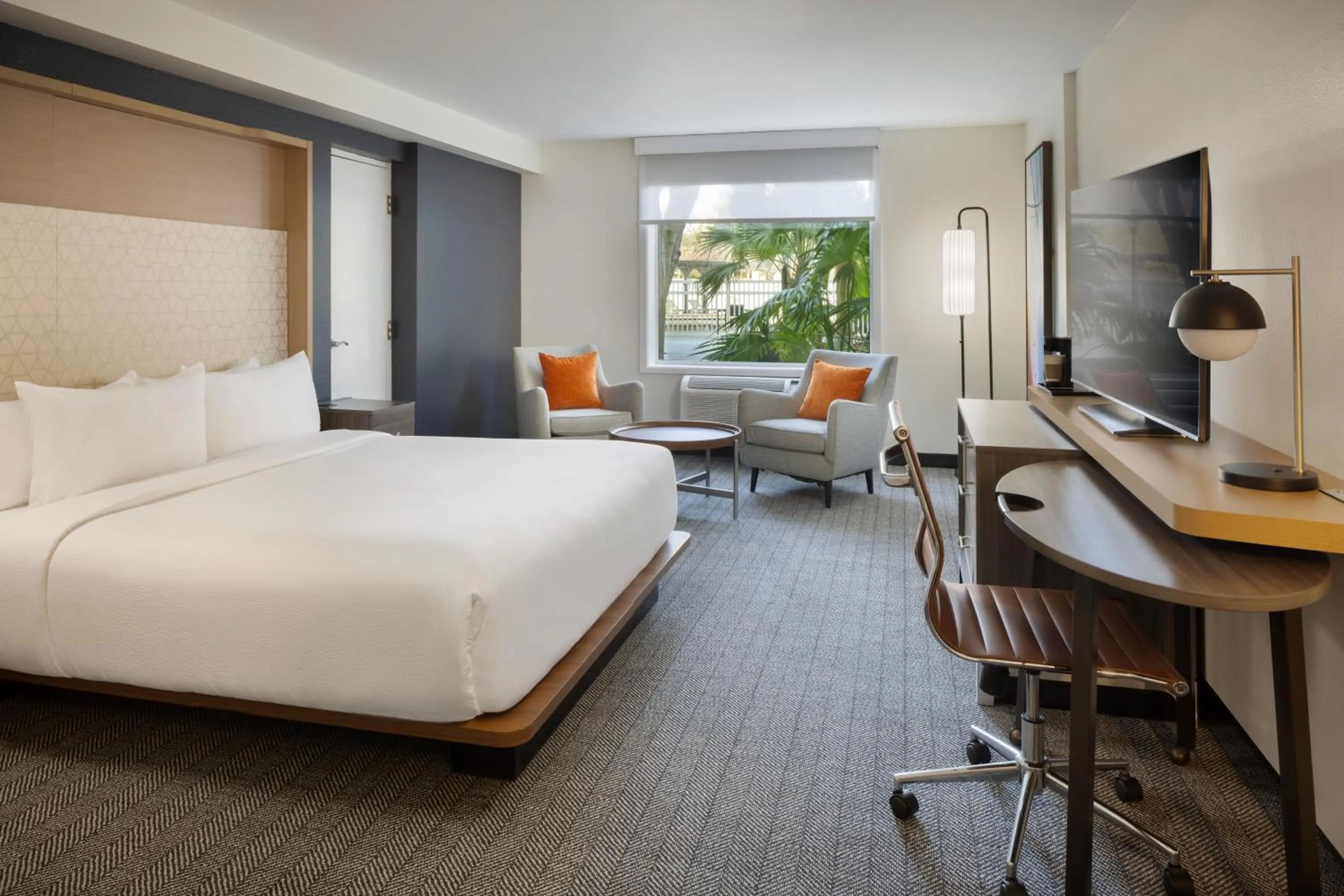 Bed in Courtyard by Marriott across Universal Orlando
