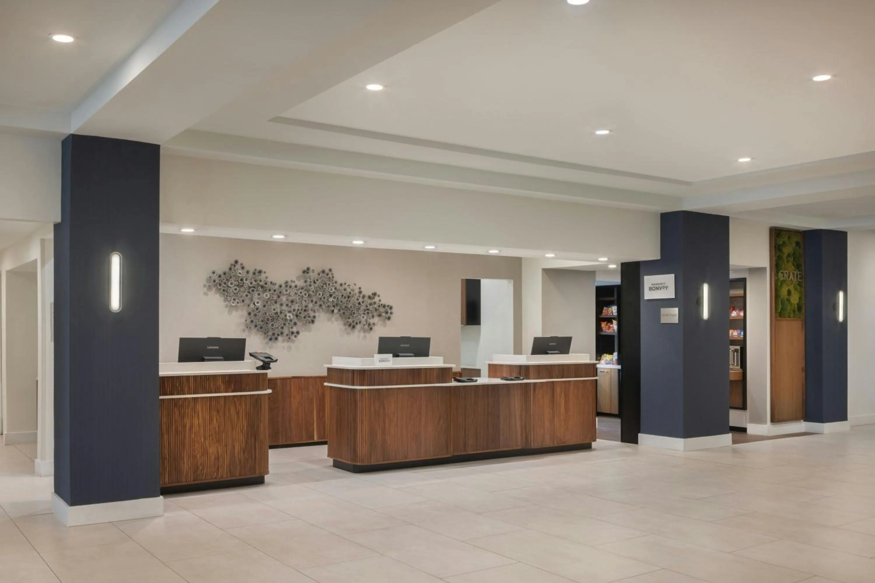 Lobby or reception in Courtyard by Marriott across Universal Orlando