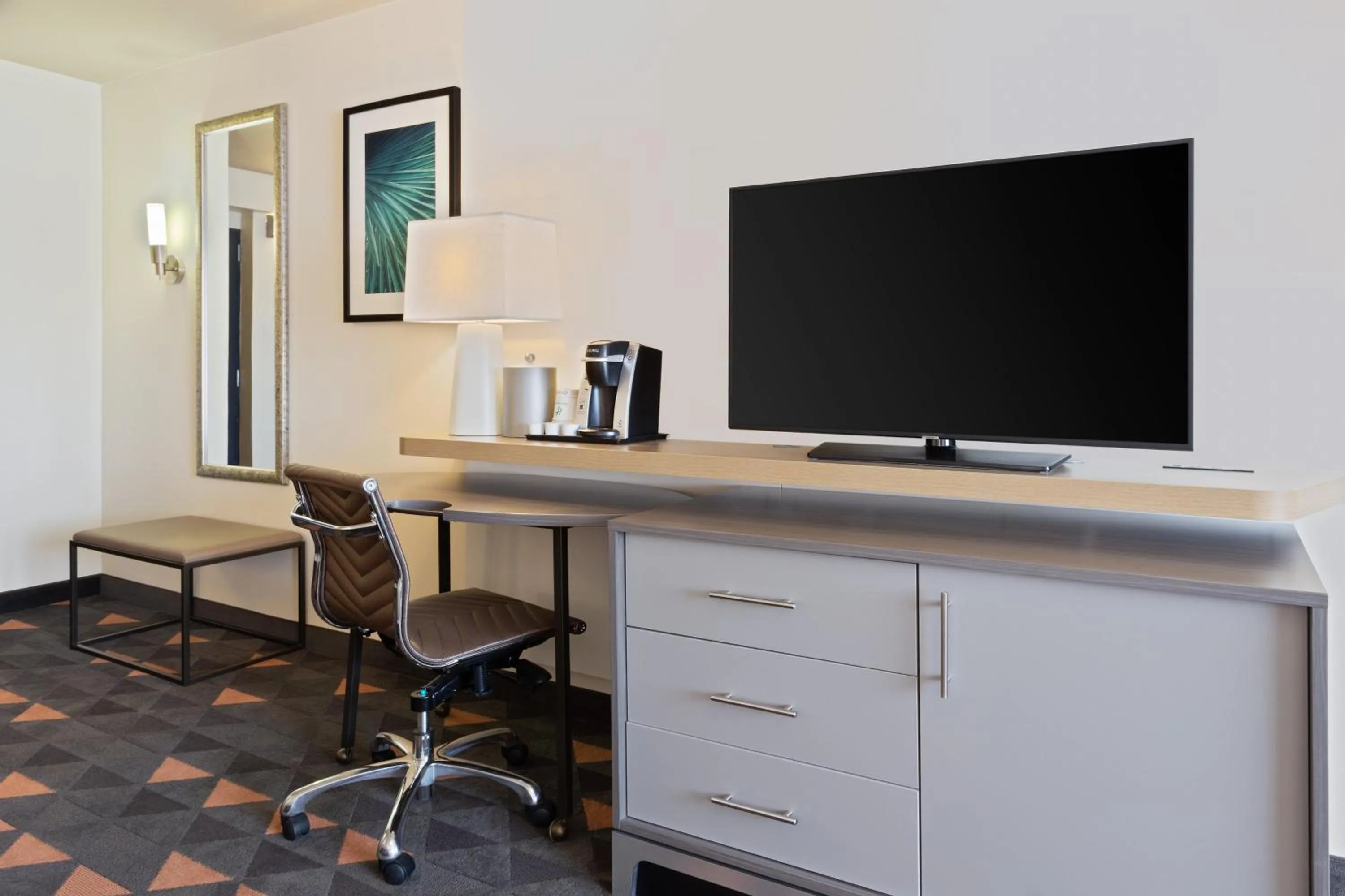 Photo of the whole room in Holiday Inn & Suites Across from Universal Orlando by IHG