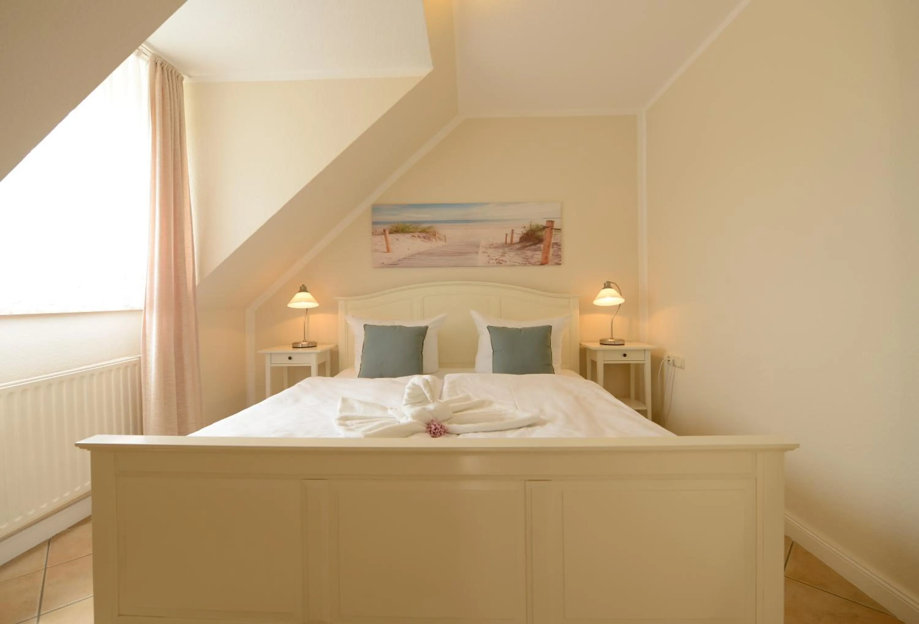 Photo of the whole room, Bed in Hotelanlage Tarnewitzer Hof