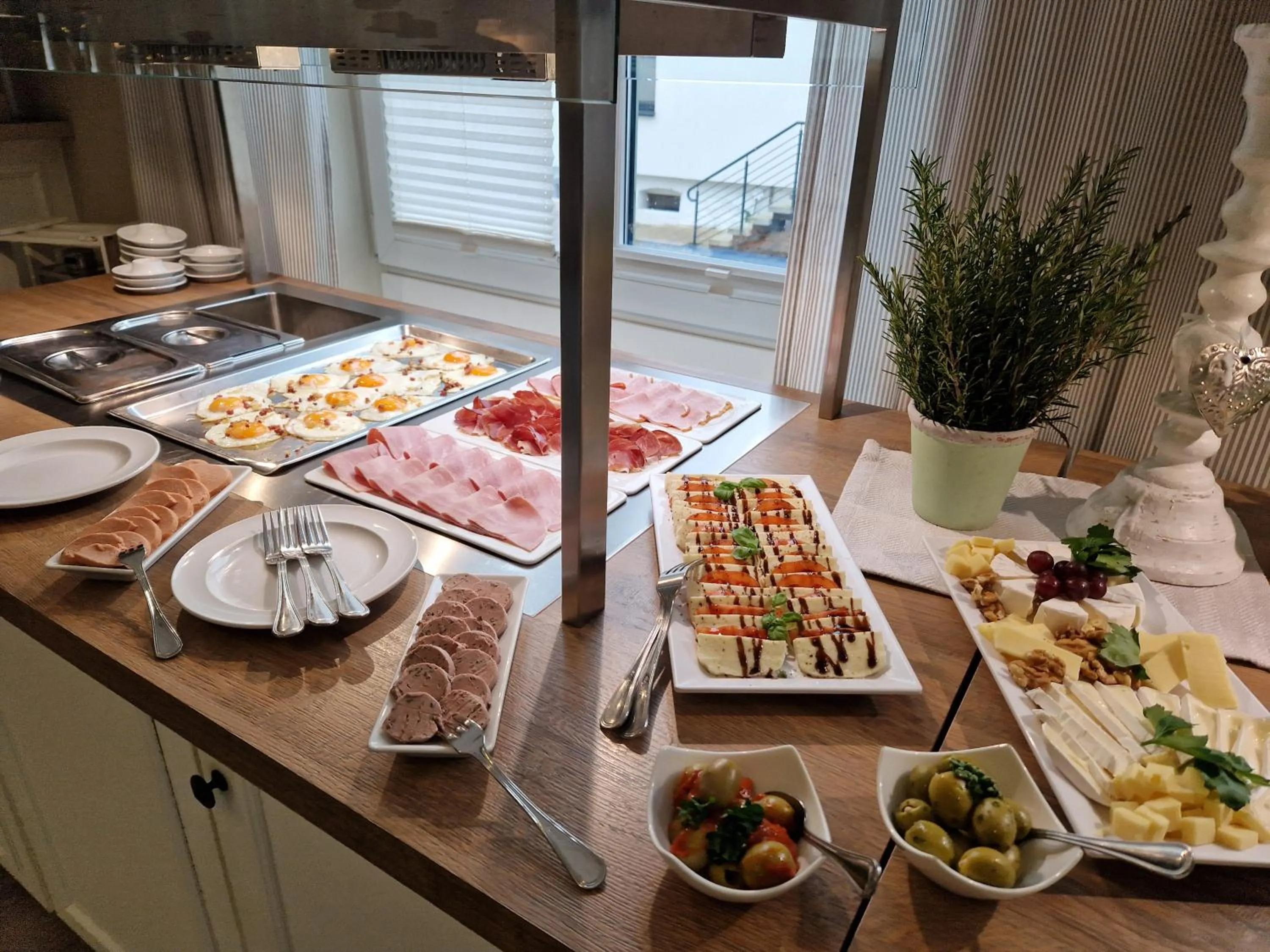 Buffet breakfast in Hotelanlage Tarnewitzer Hof