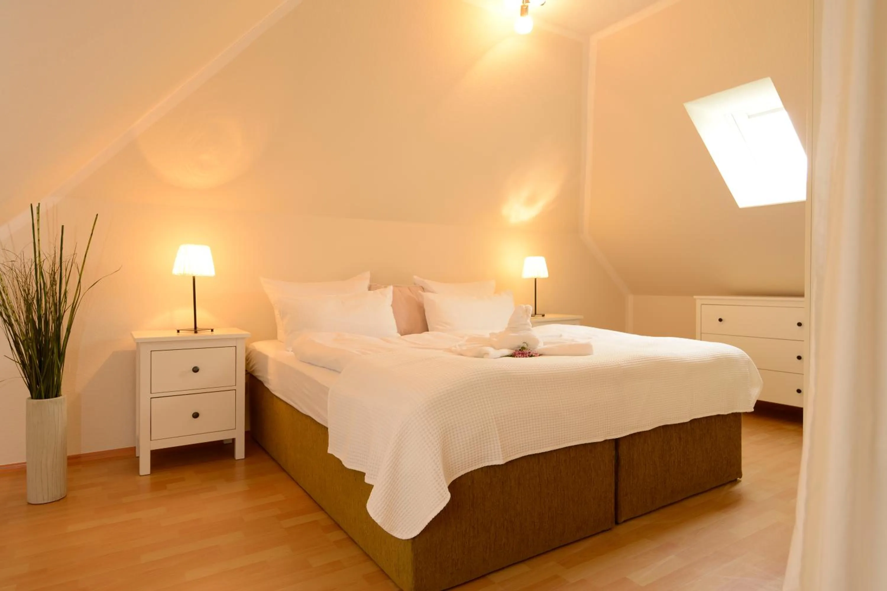 Photo of the whole room, Bed in Hotelanlage Tarnewitzer Hof