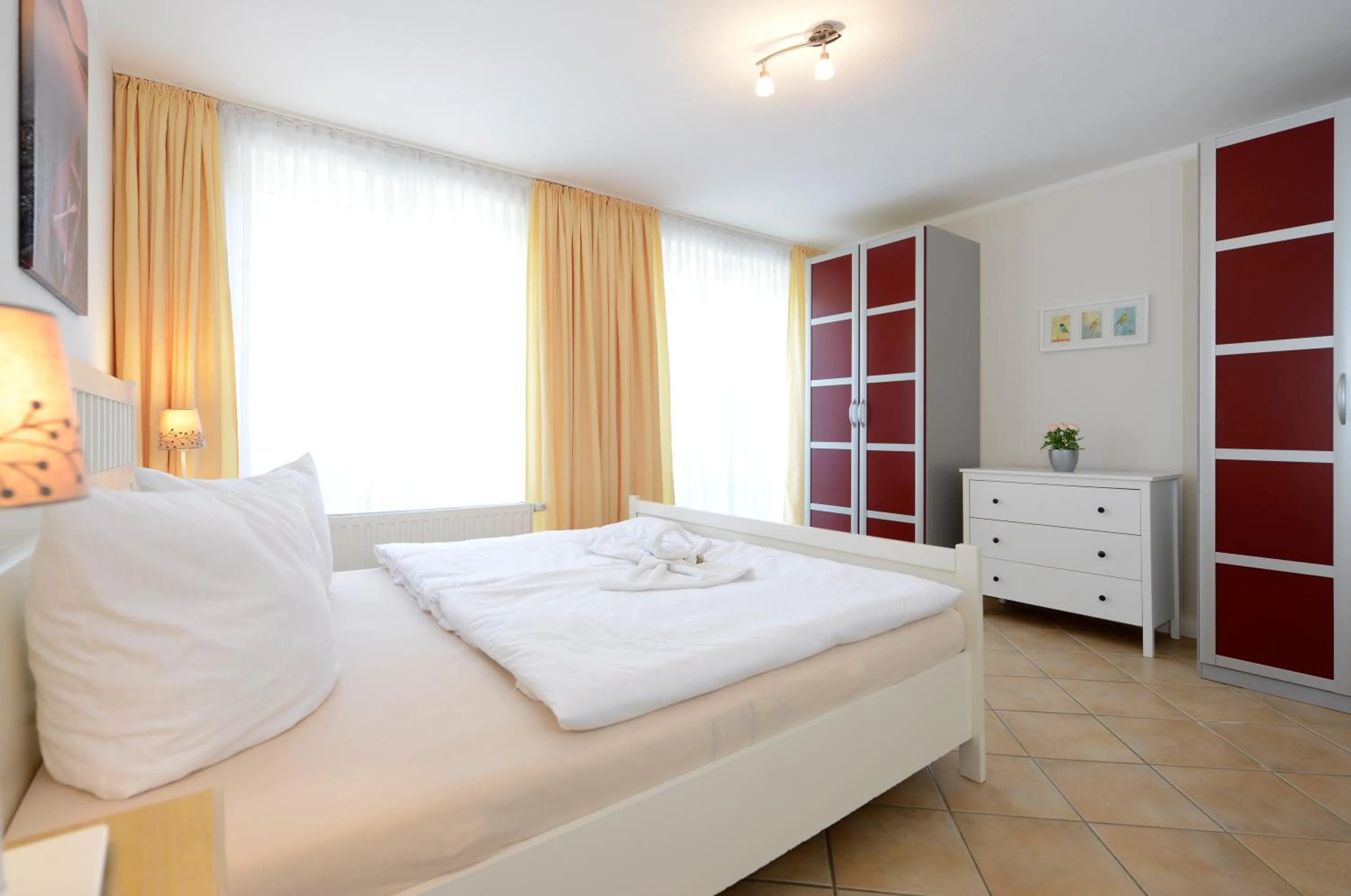 Photo of the whole room, Bed in Hotelanlage Tarnewitzer Hof