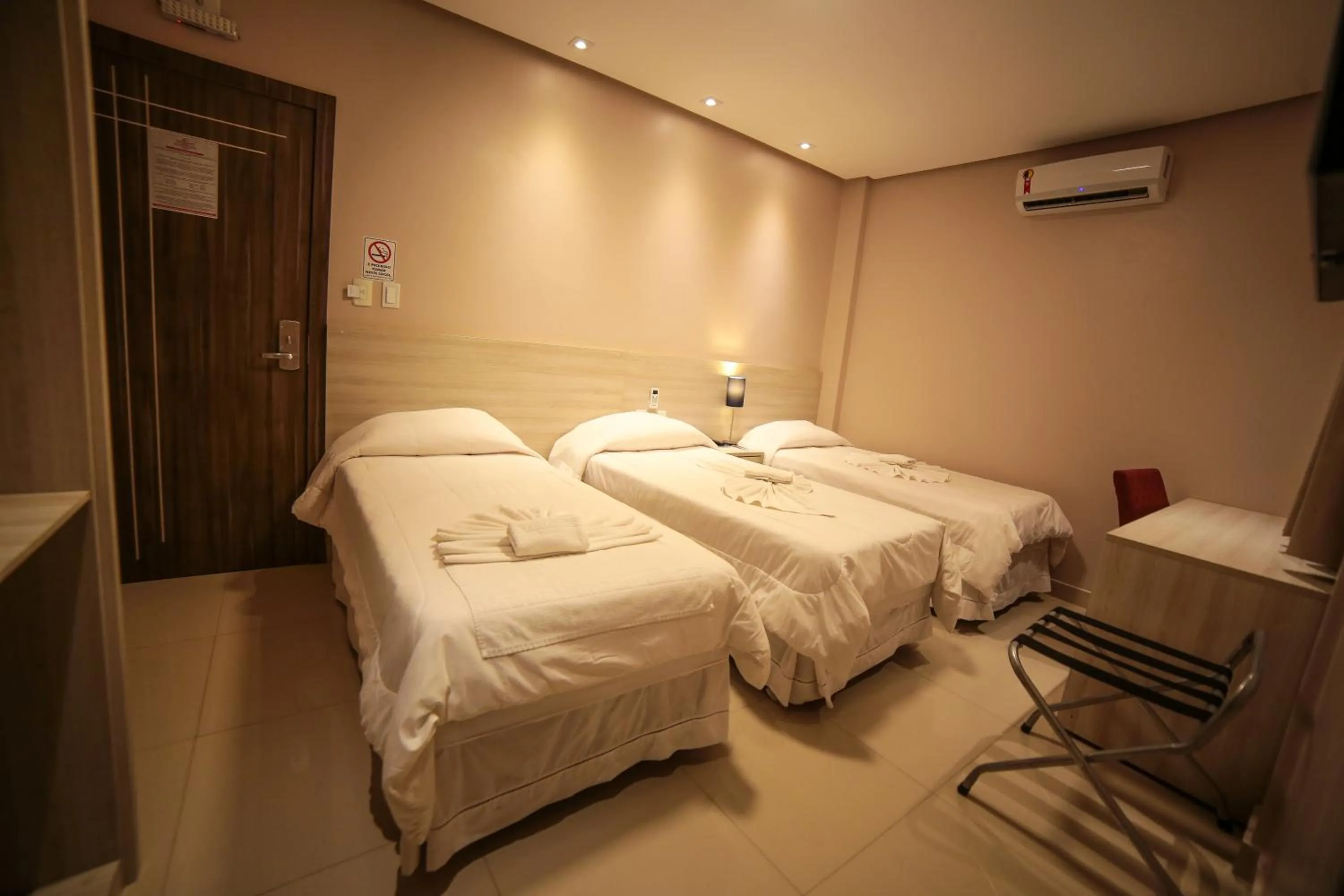 Bed in Hotel London Santarem