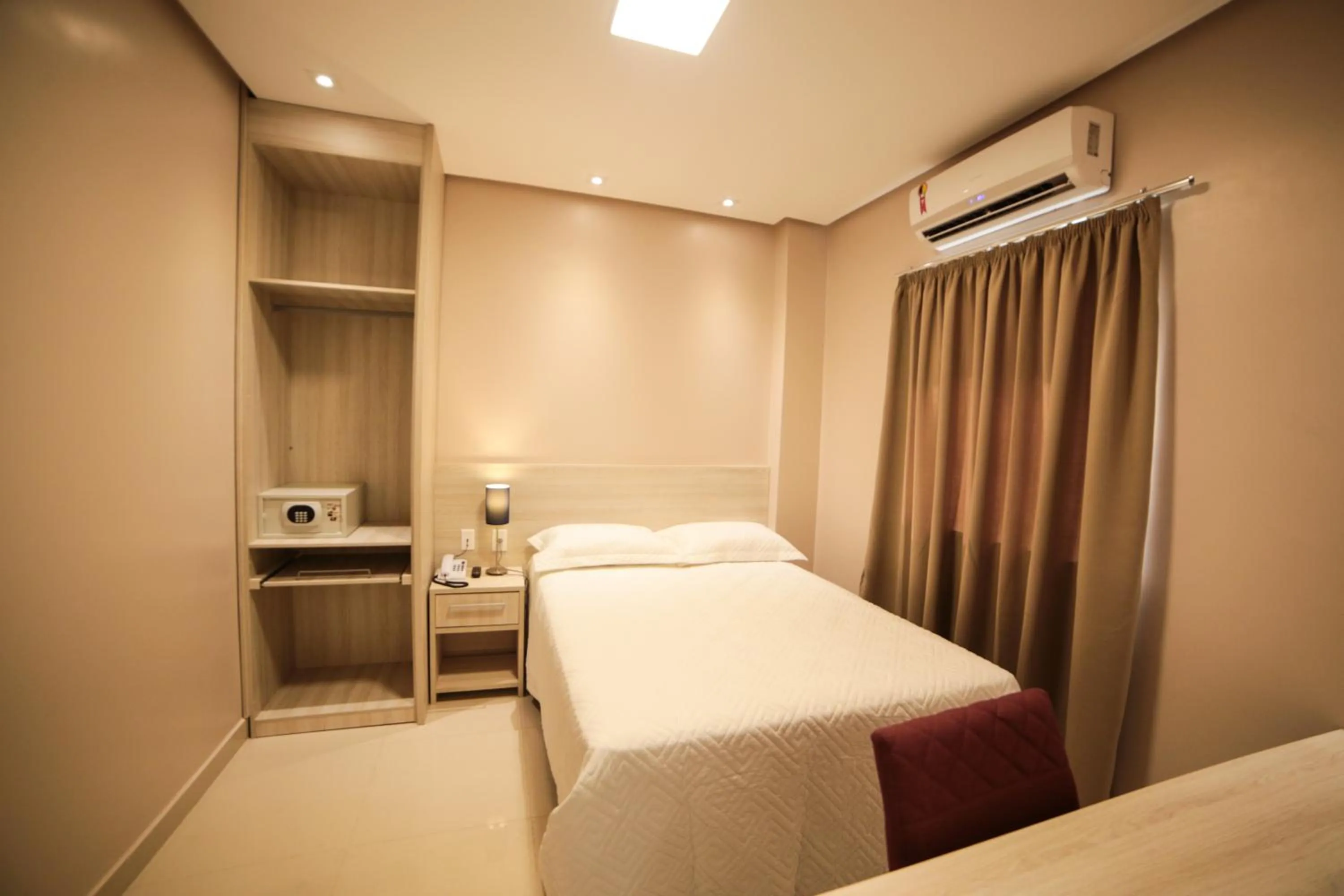 Bed in Hotel London Santarem