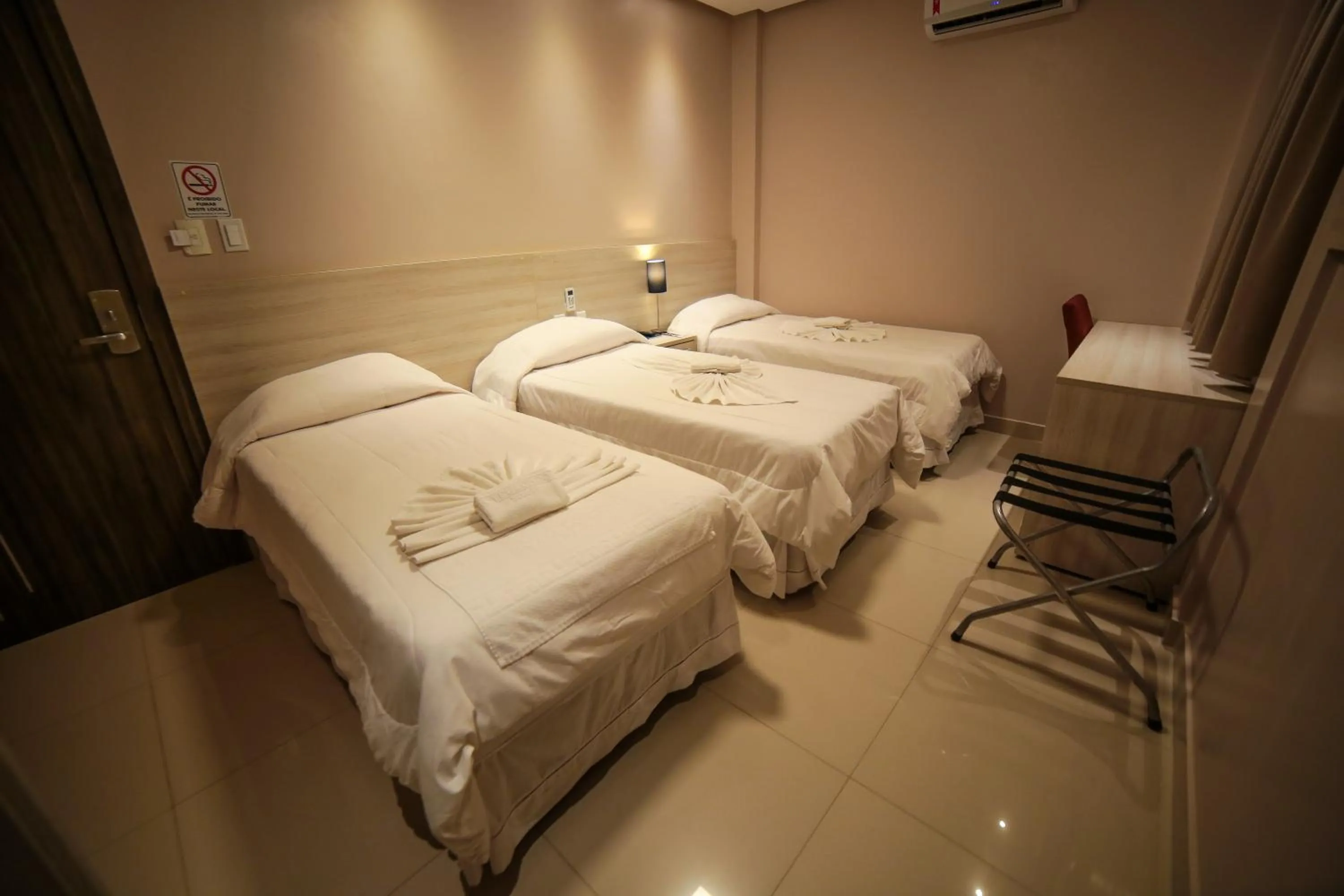 Bed in Hotel London Santarem