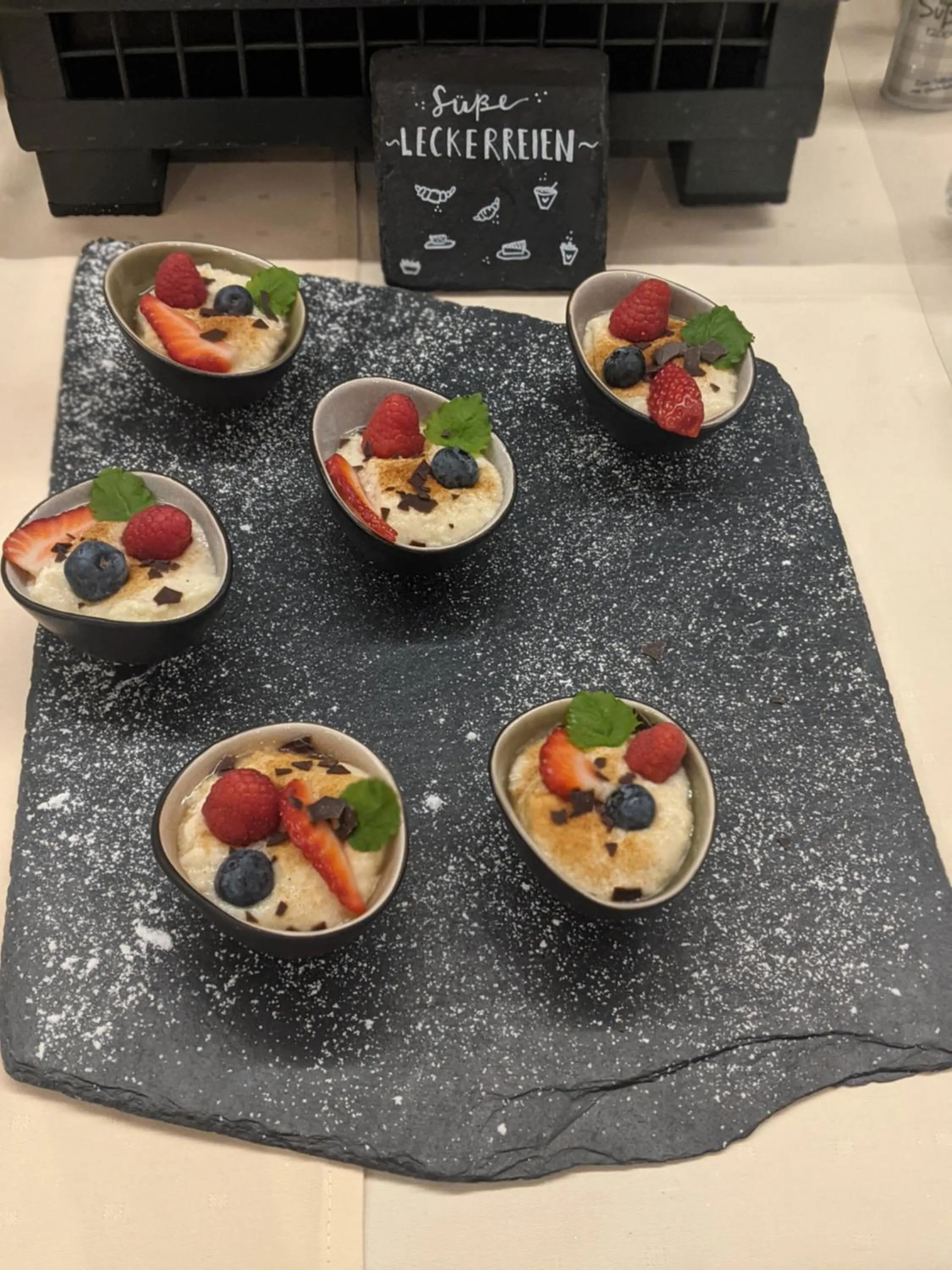 Breakfast in Rheinauer Hof - bed & breakfast