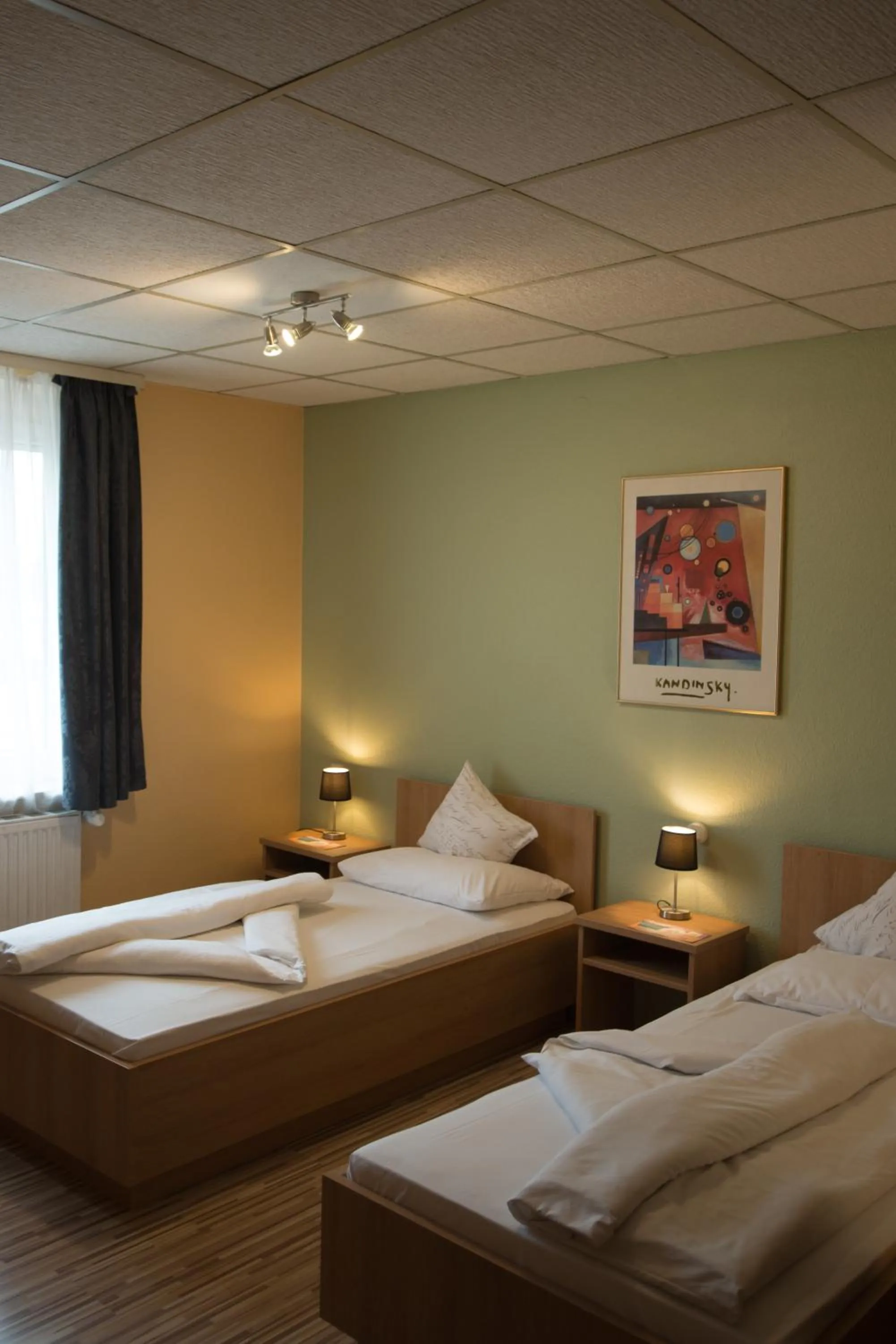 Photo of the whole room, Bed in Rheinauer Hof - bed & breakfast