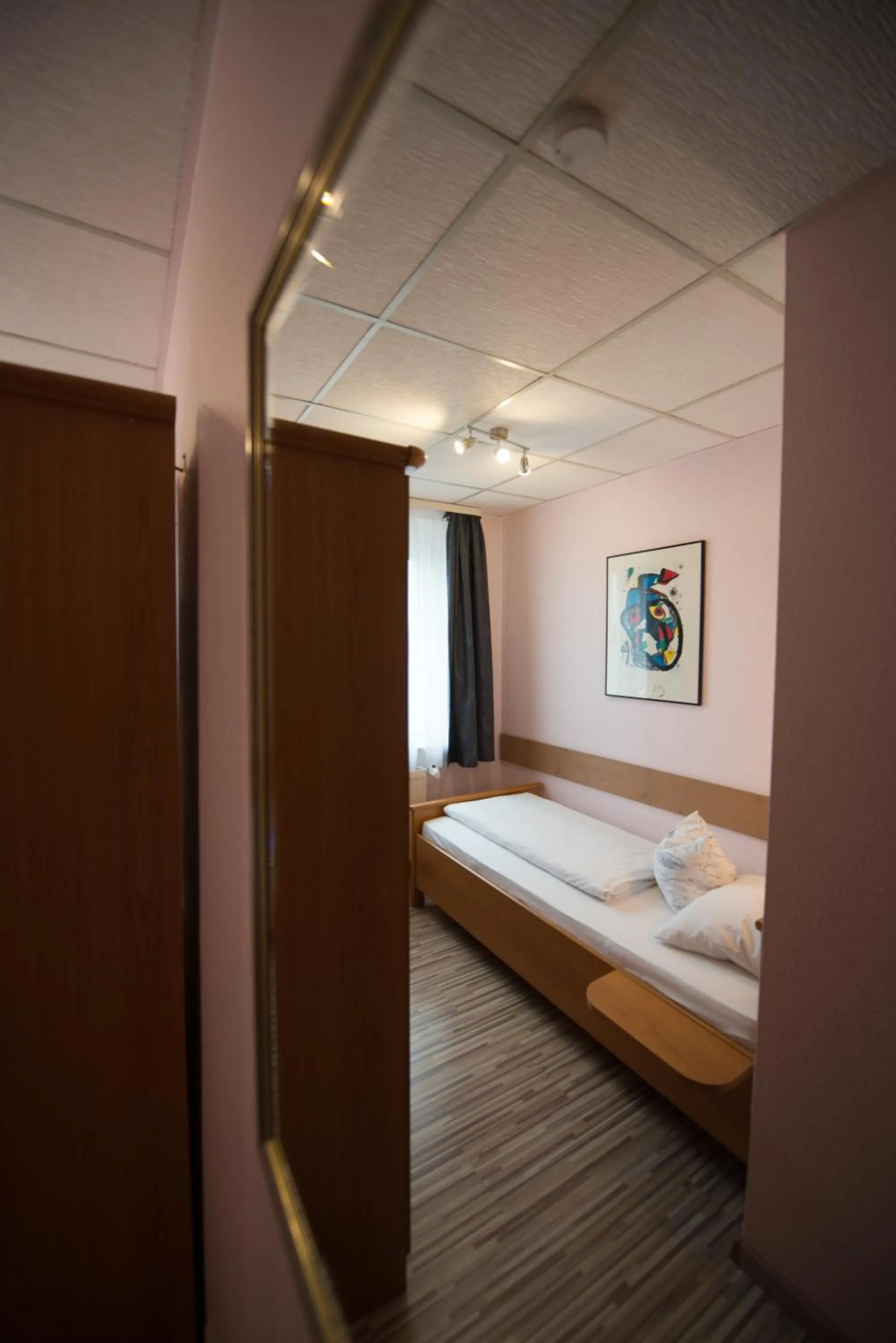 Bed in Rheinauer Hof - bed & breakfast