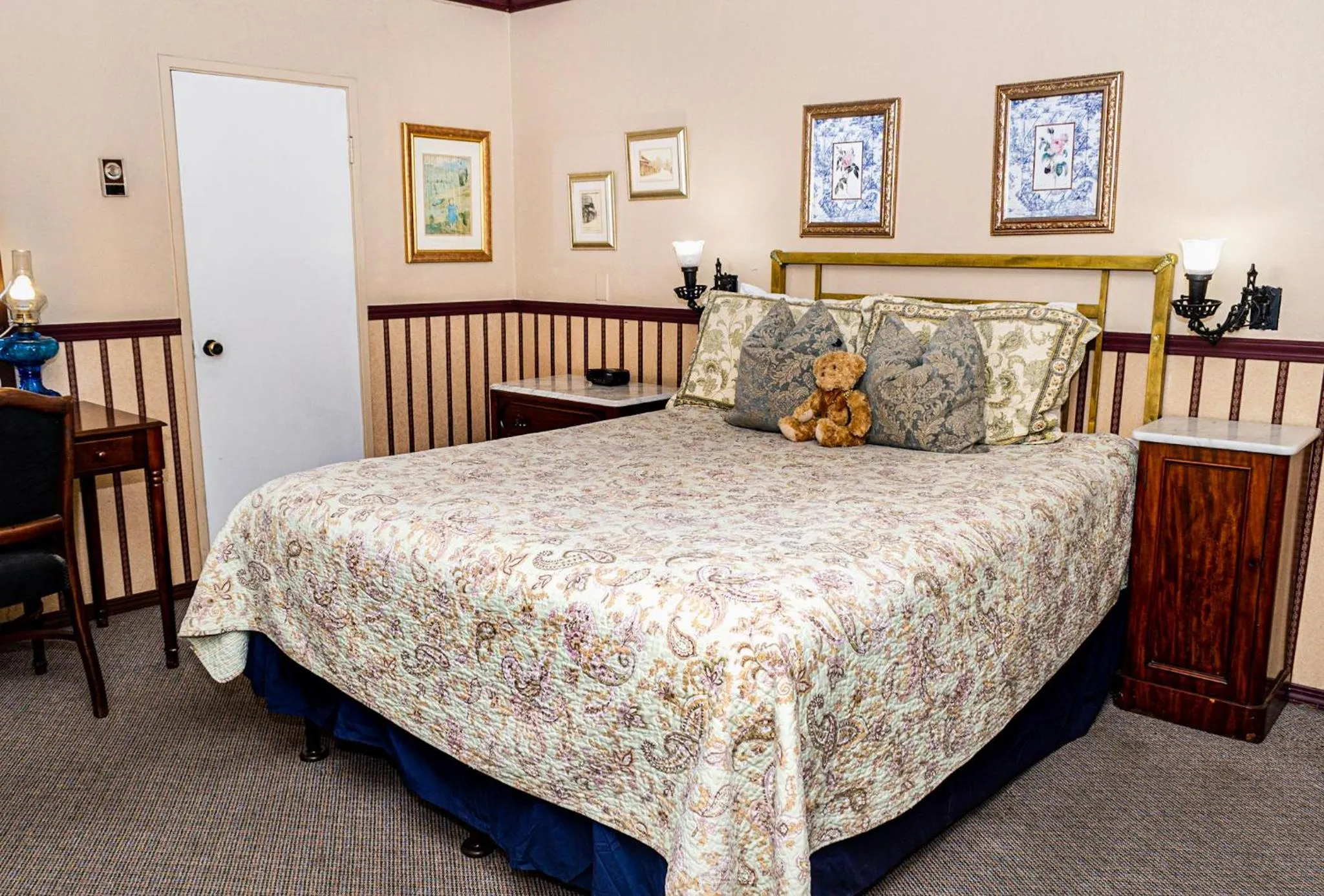 Bed in Gunn House Hotel