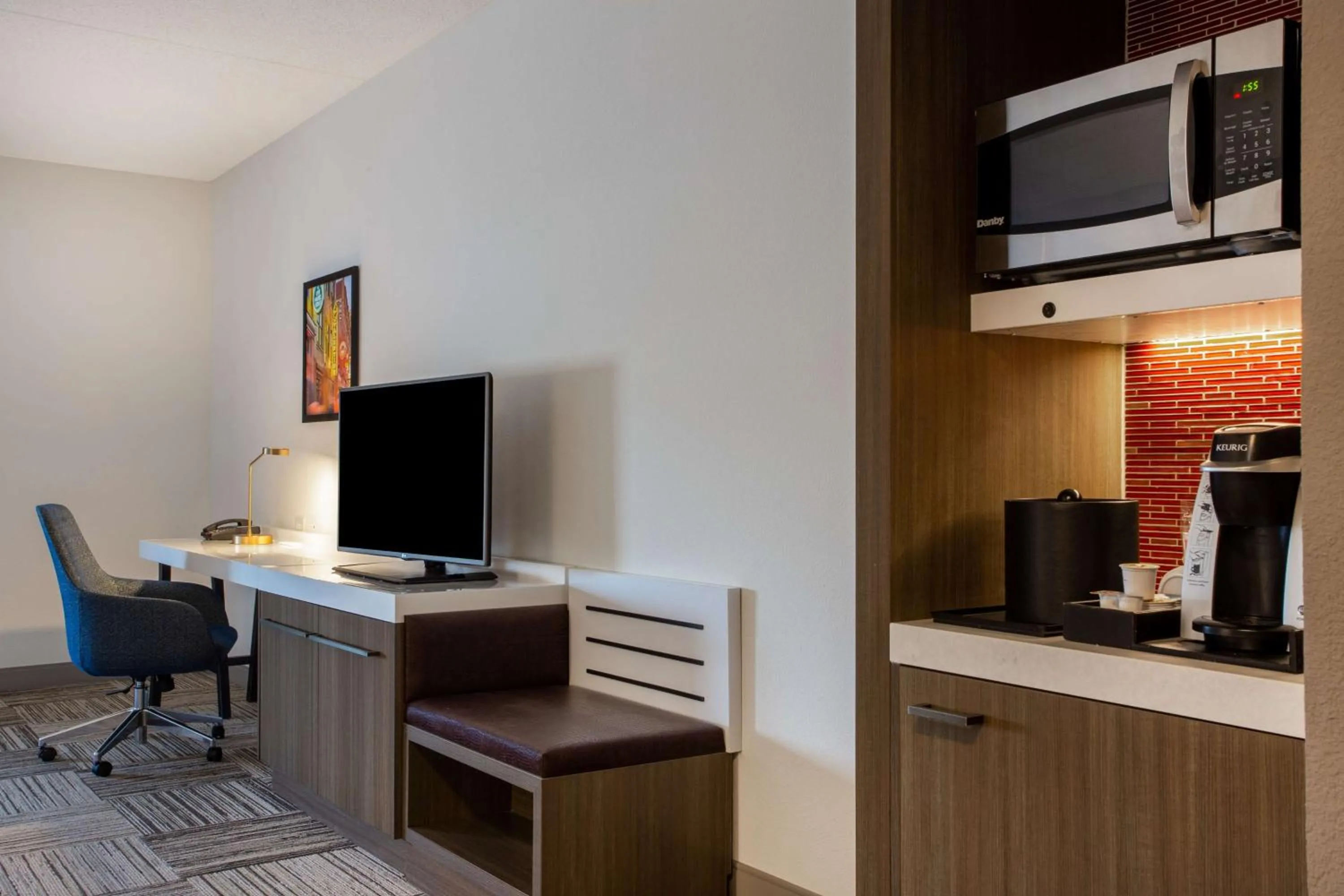 TV and multimedia in Hilton Garden Inn Nashville Smyrna