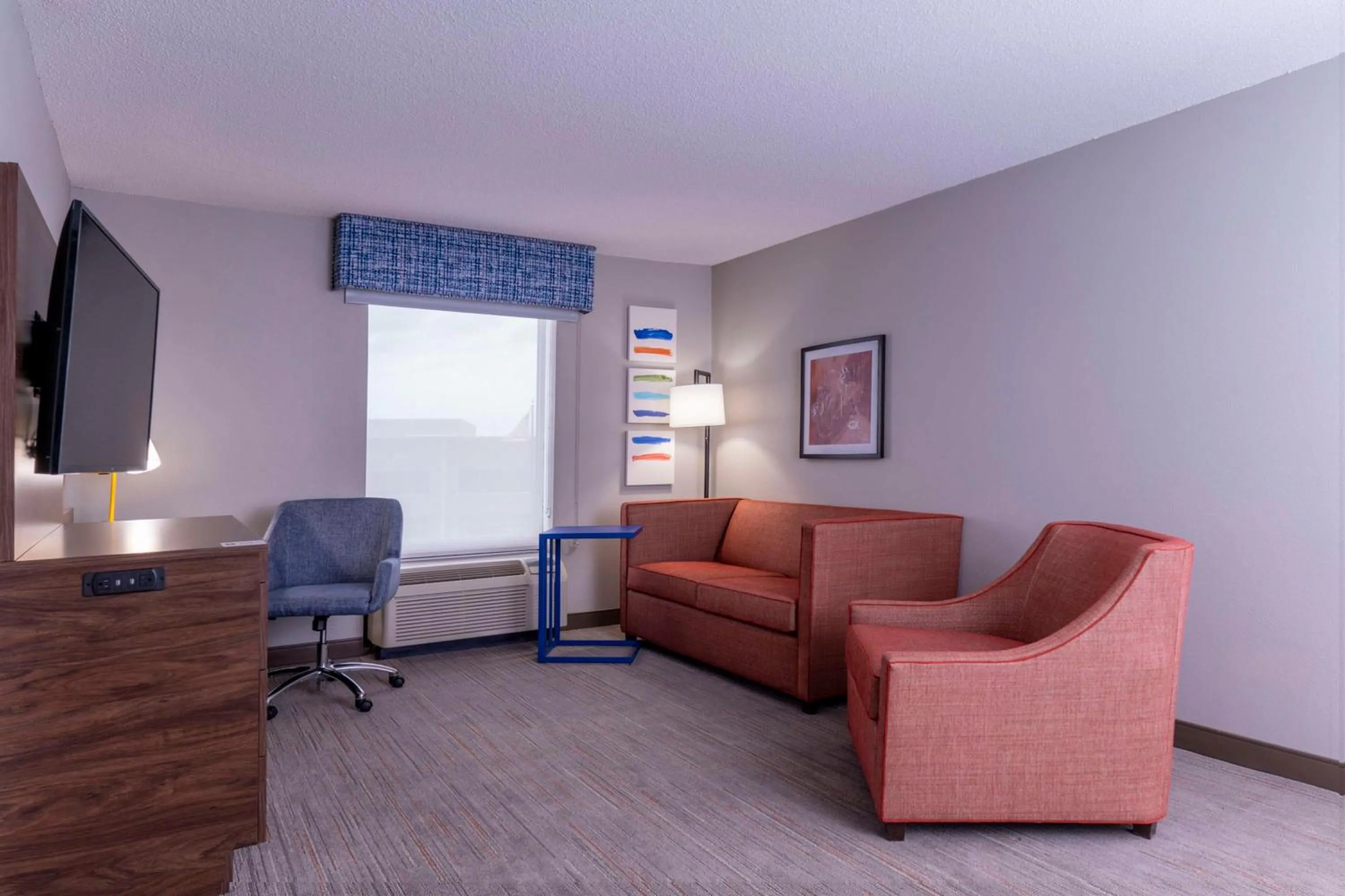 Living room in Hampton Inn & Suites St. Louis-Chesterfield
