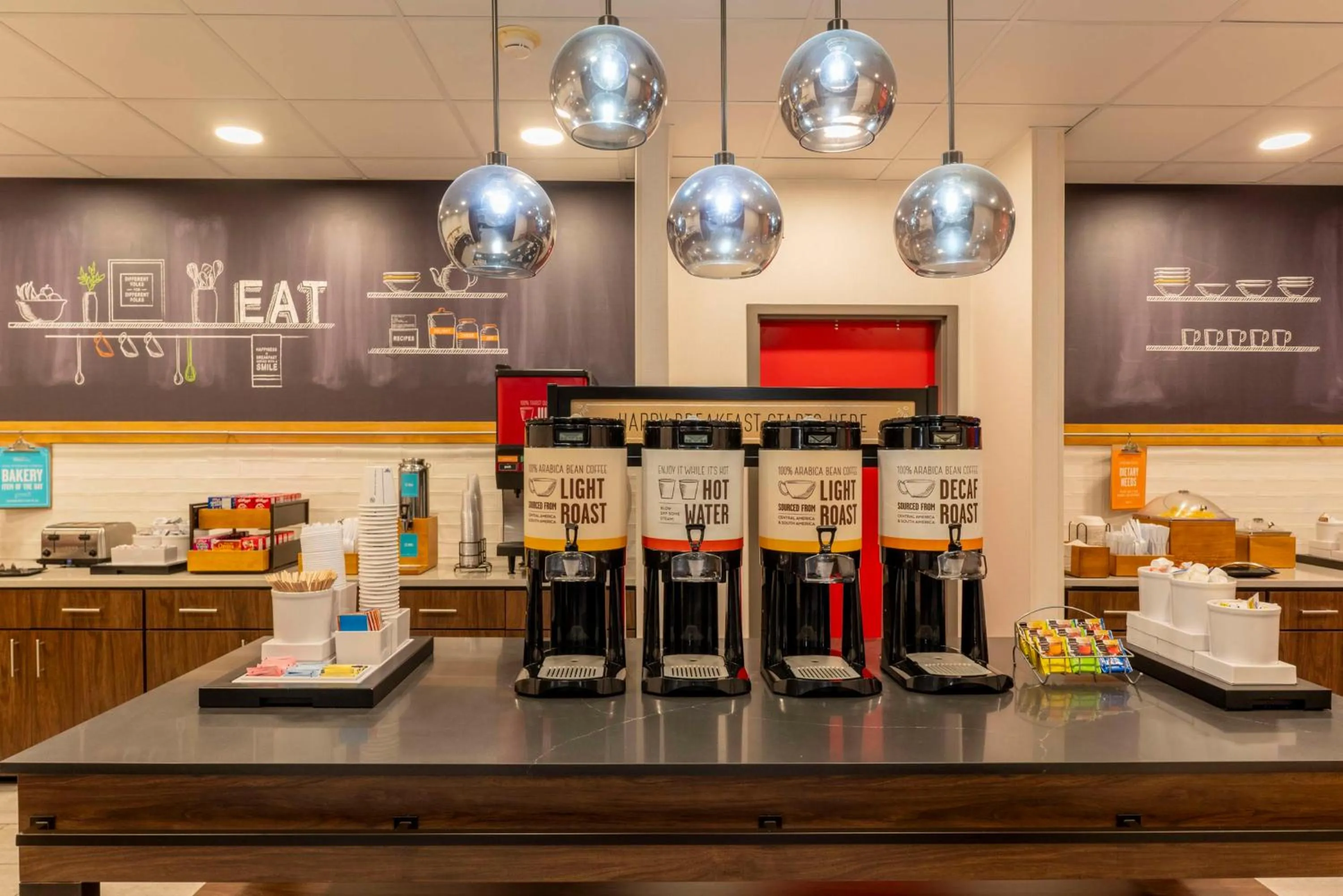 Food and drinks in Hampton Inn & Suites St. Louis-Chesterfield