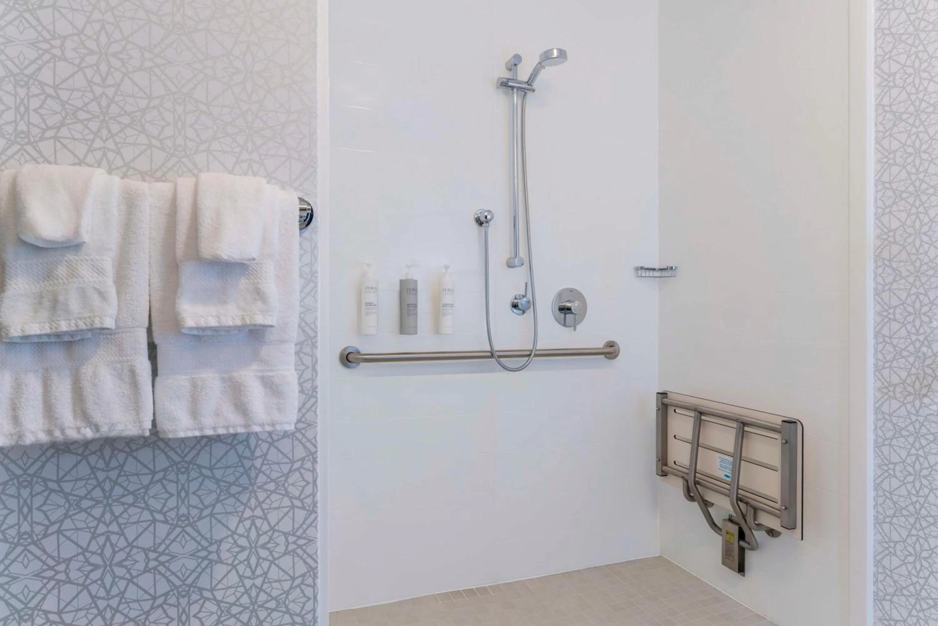 Bathroom in Hampton Inn & Suites St. Louis-Chesterfield