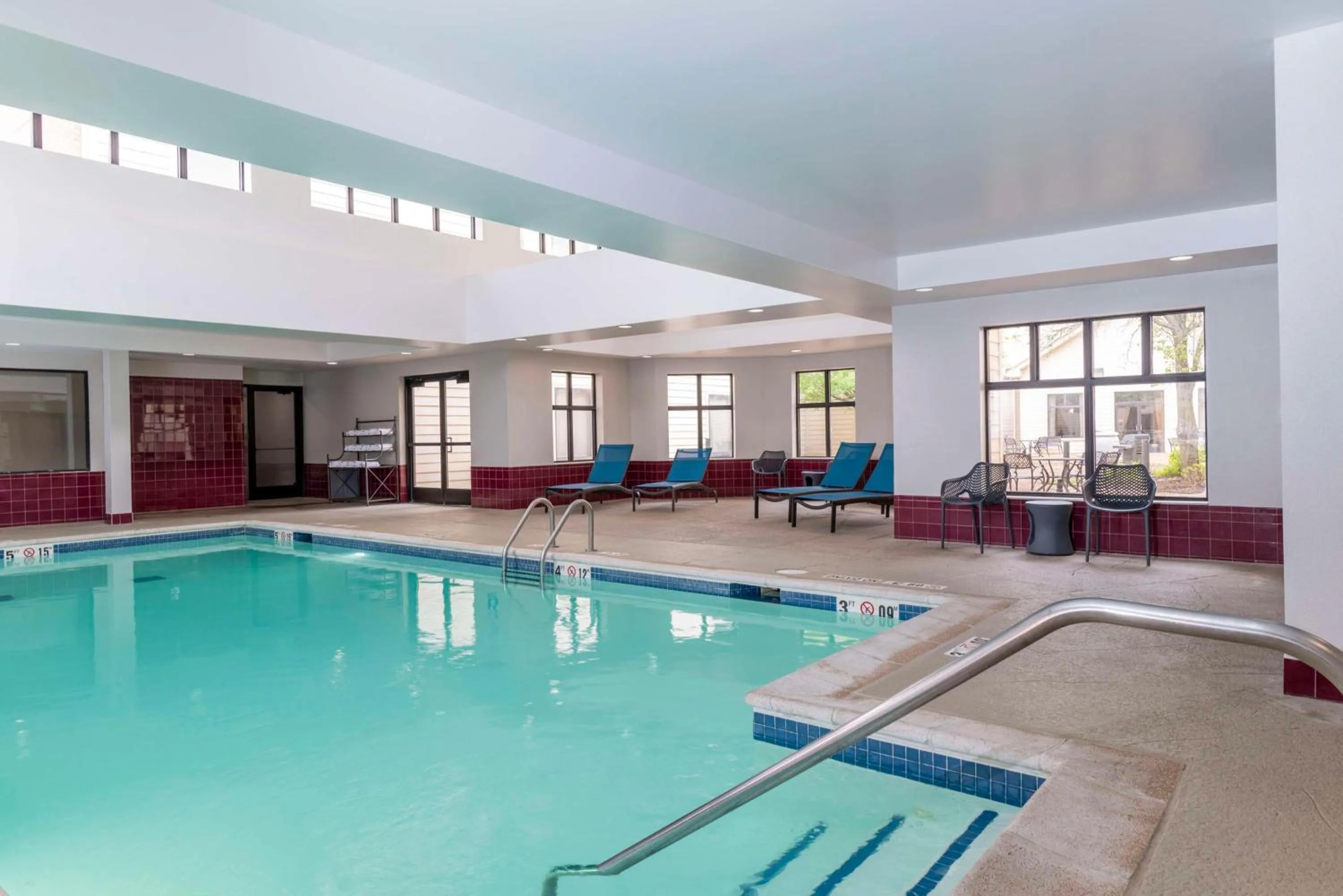 Pool view in Hampton Inn & Suites St. Louis-Chesterfield